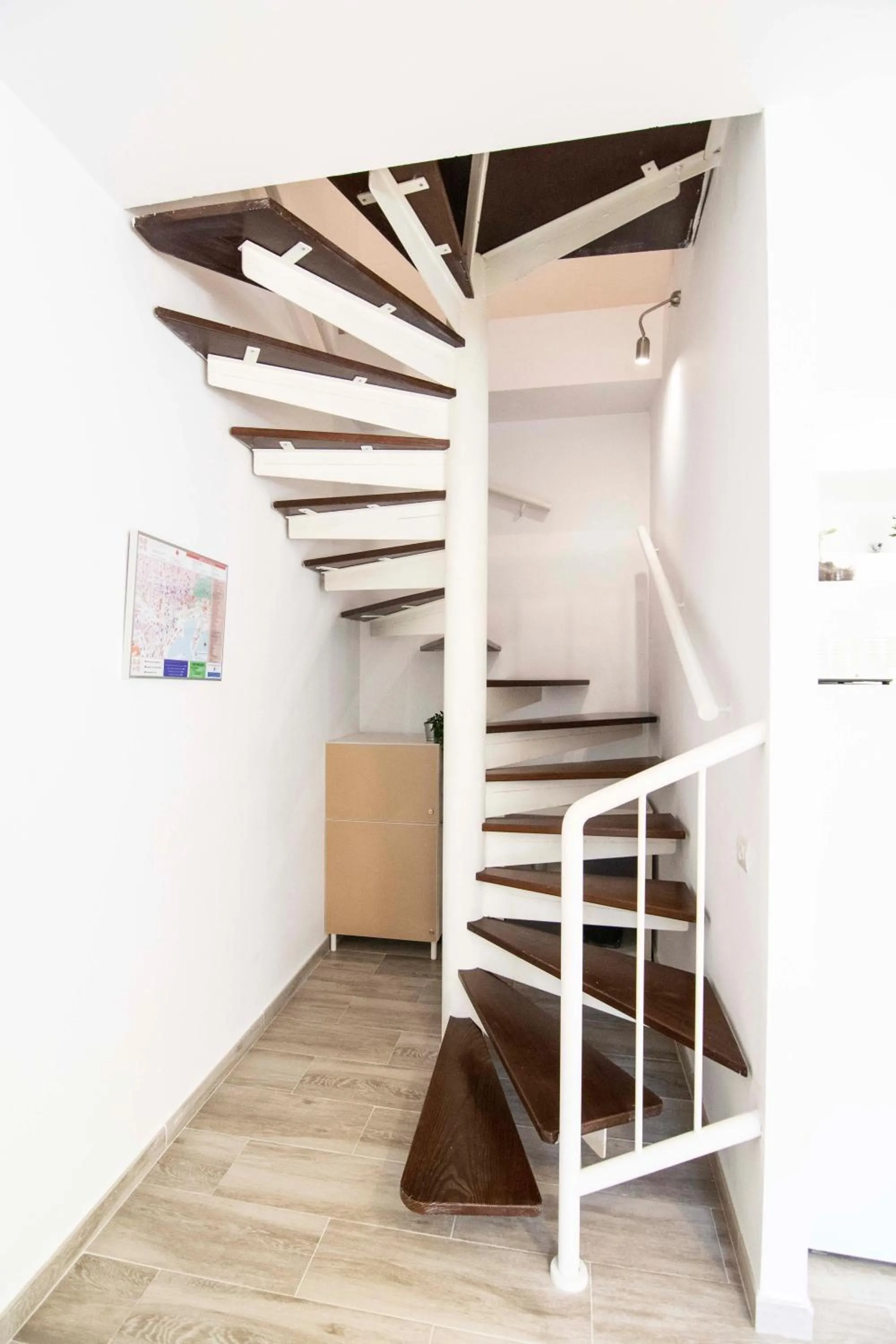 Area and facilities in Letmalaga Economy Bishop Orchard