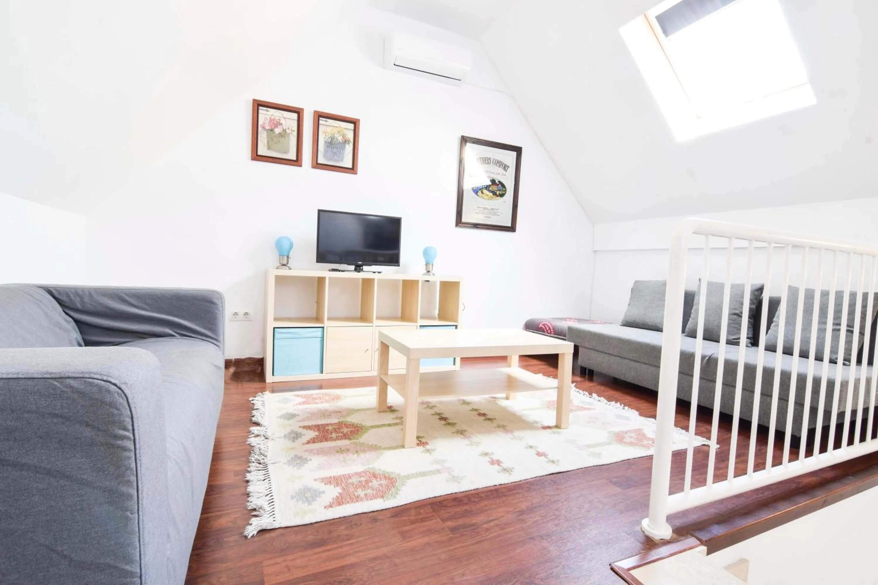 TV and multimedia in Letmalaga Economy Bishop Orchard