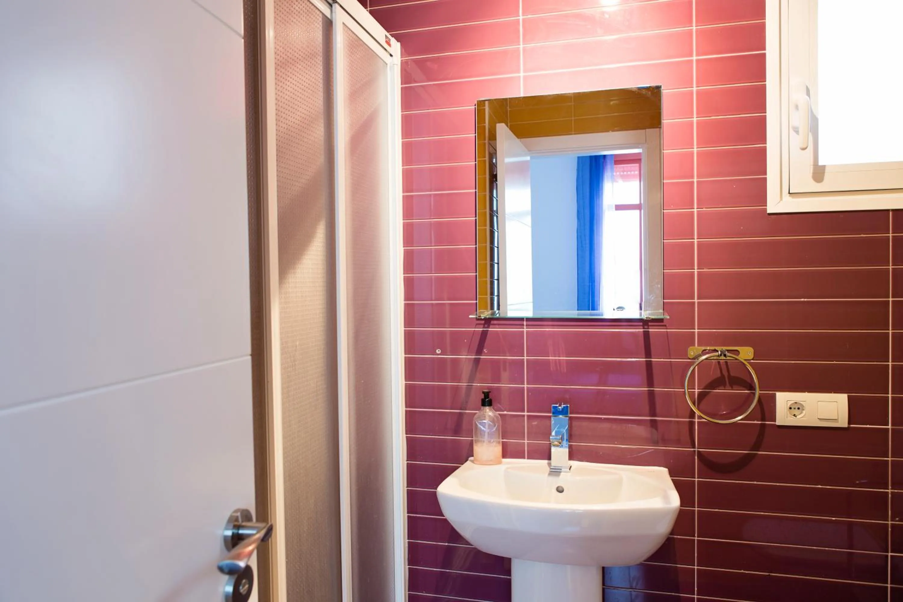 Bathroom in Letmalaga Economy Bishop Orchard