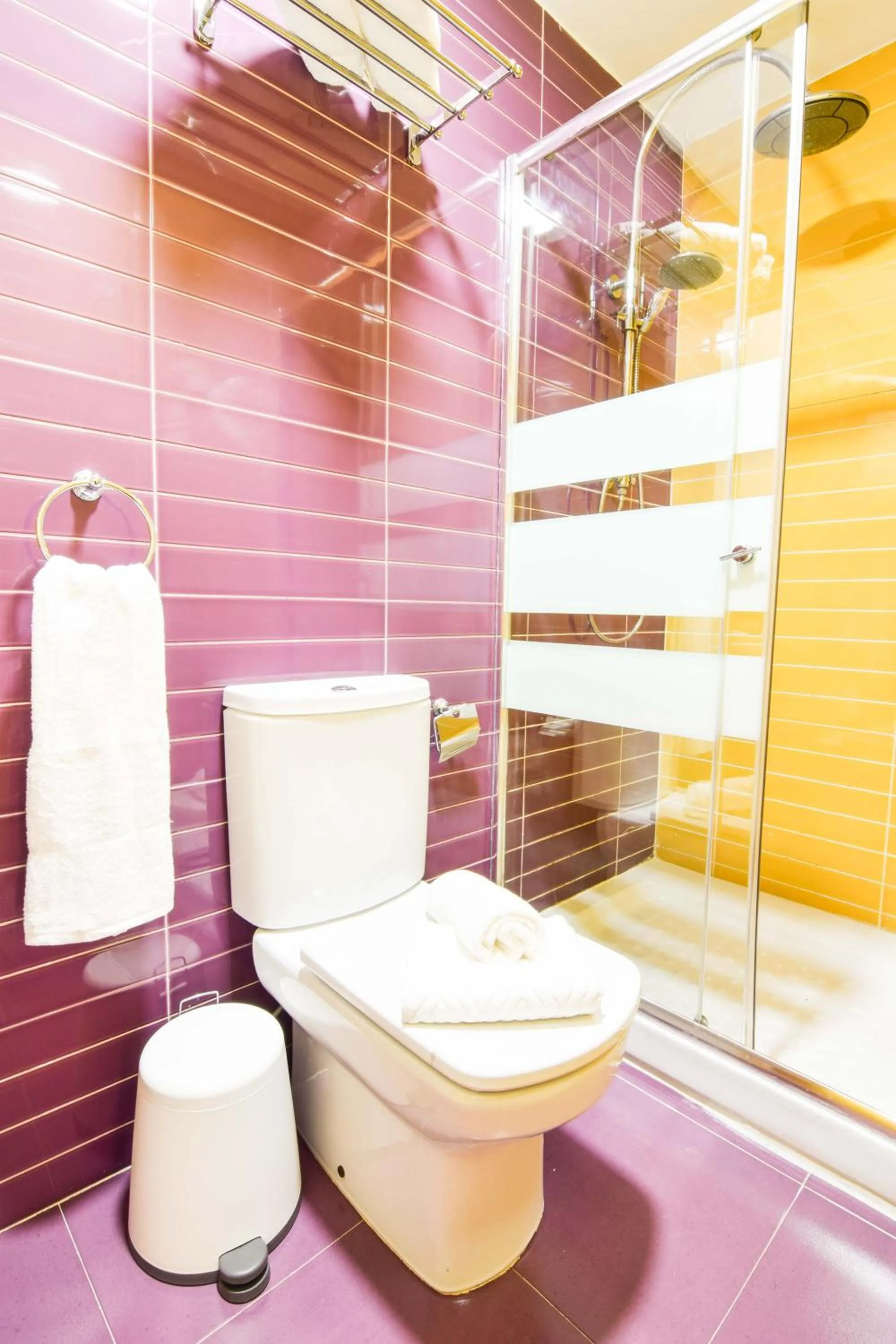 Bathroom in Letmalaga Economy Bishop Orchard