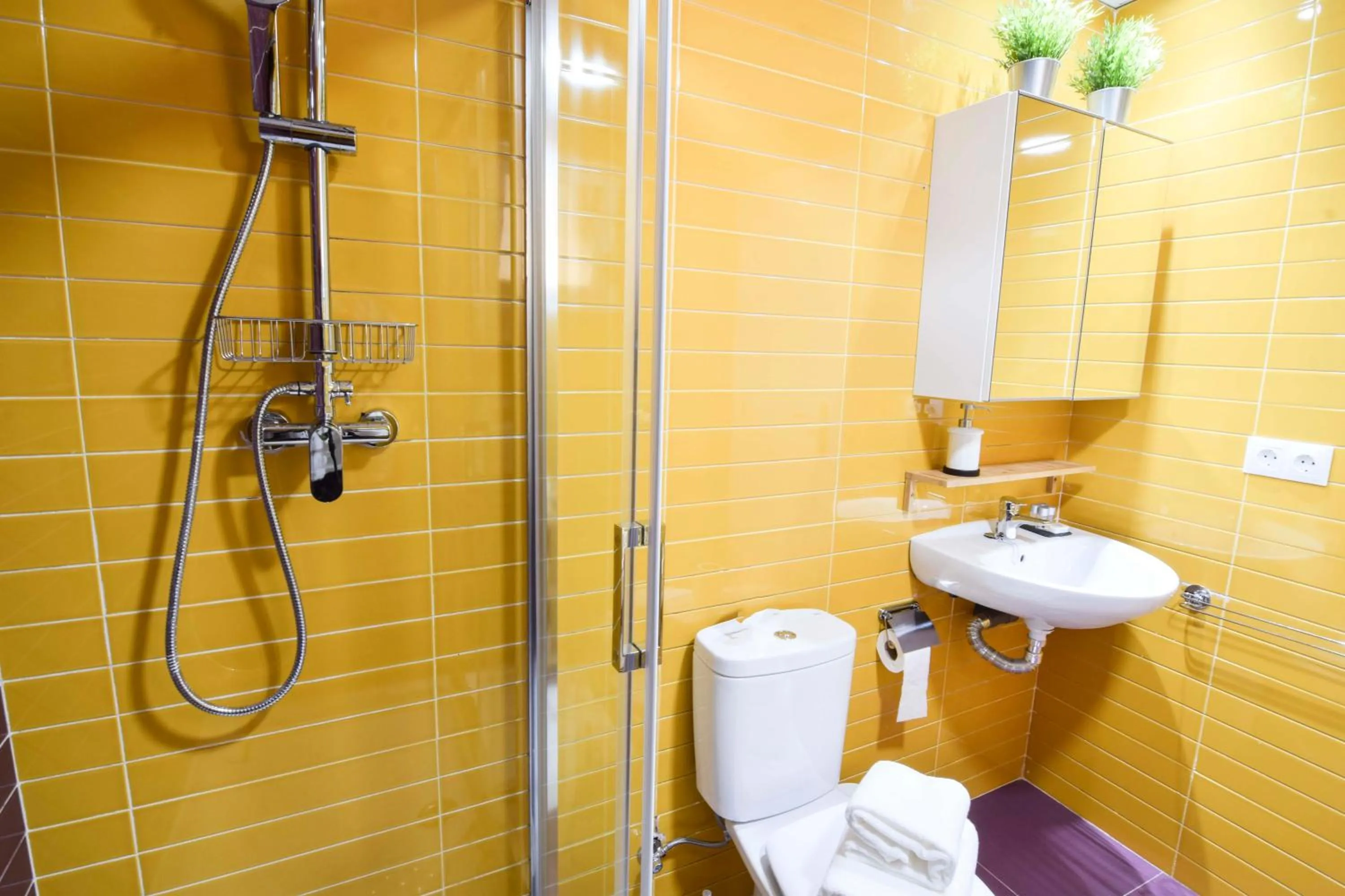 Bathroom in Letmalaga Economy Bishop Orchard