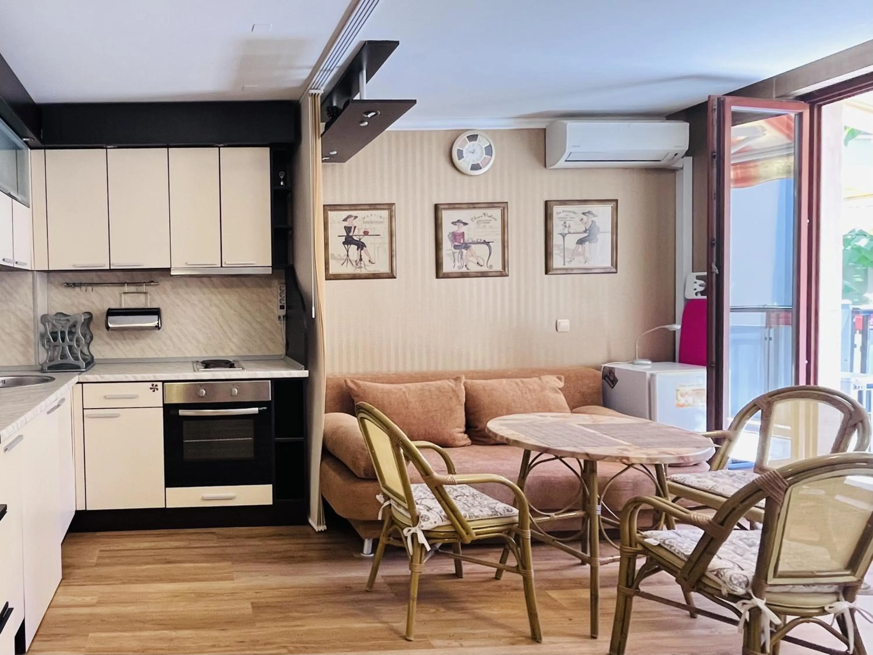 Kitchen or kitchenette in Sea View Rental Iglika Apartments