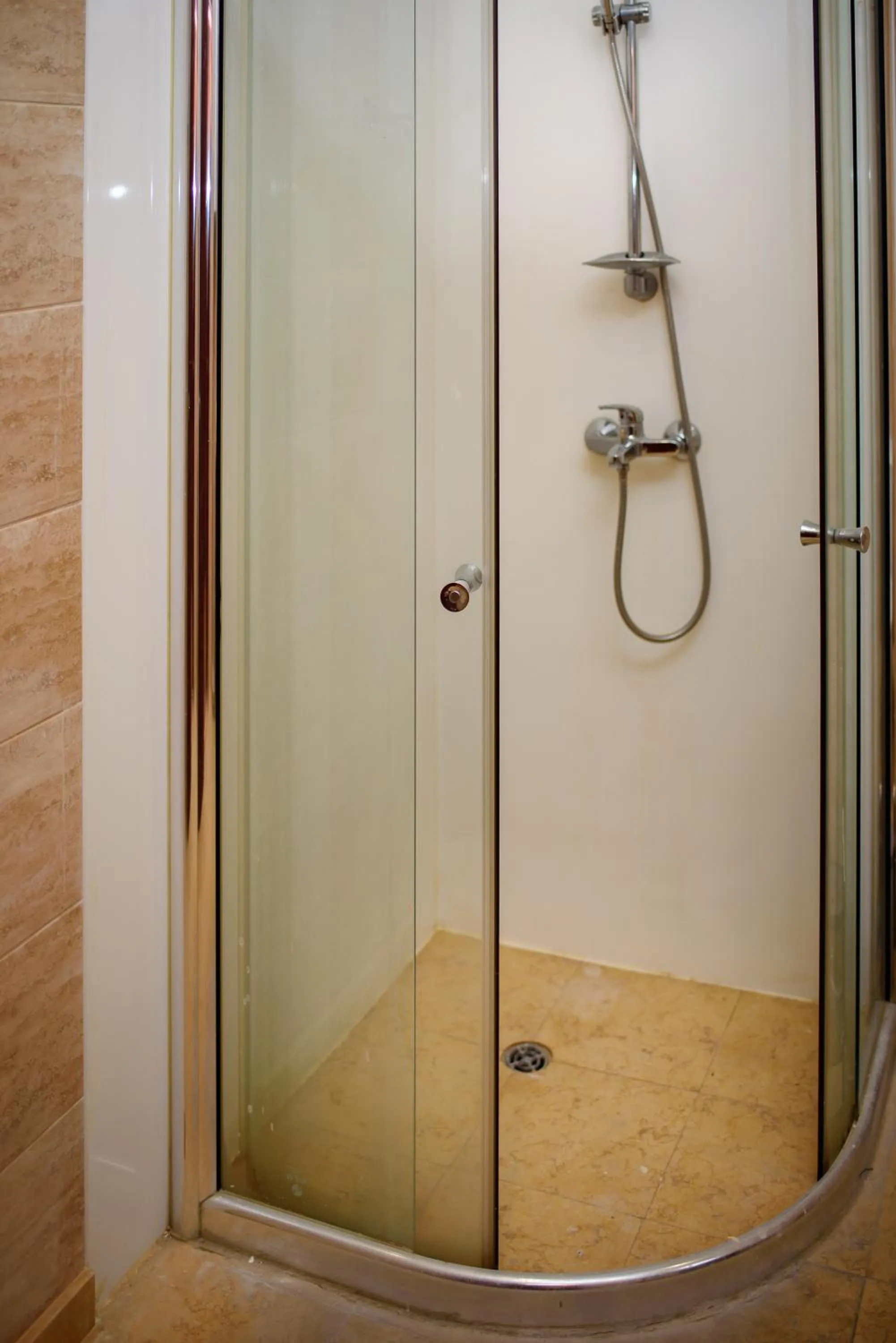 Shower in Sea View Rental Iglika Apartments