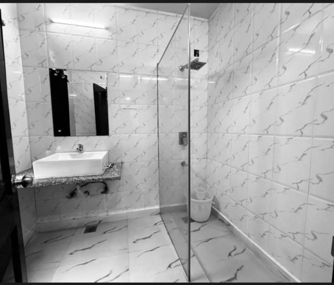 Bathroom in Hotel Radiance, Karol Bagh, New Delhi