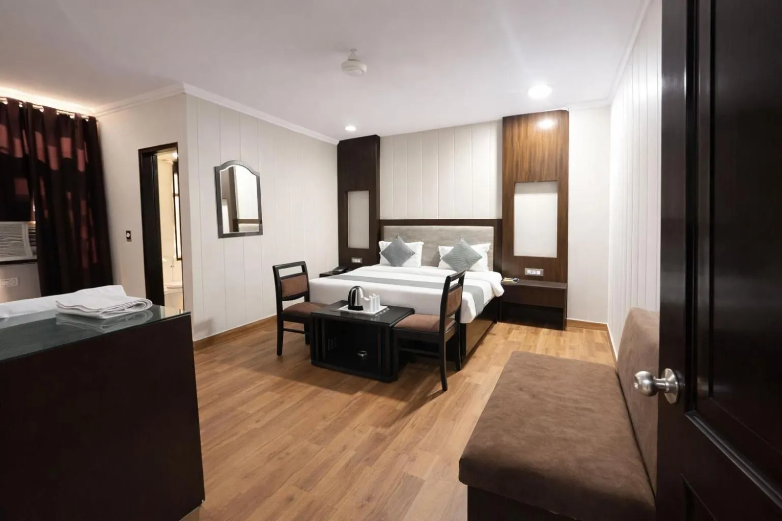 Bedroom, Bed in Hotel Radiance, Karol Bagh, New Delhi