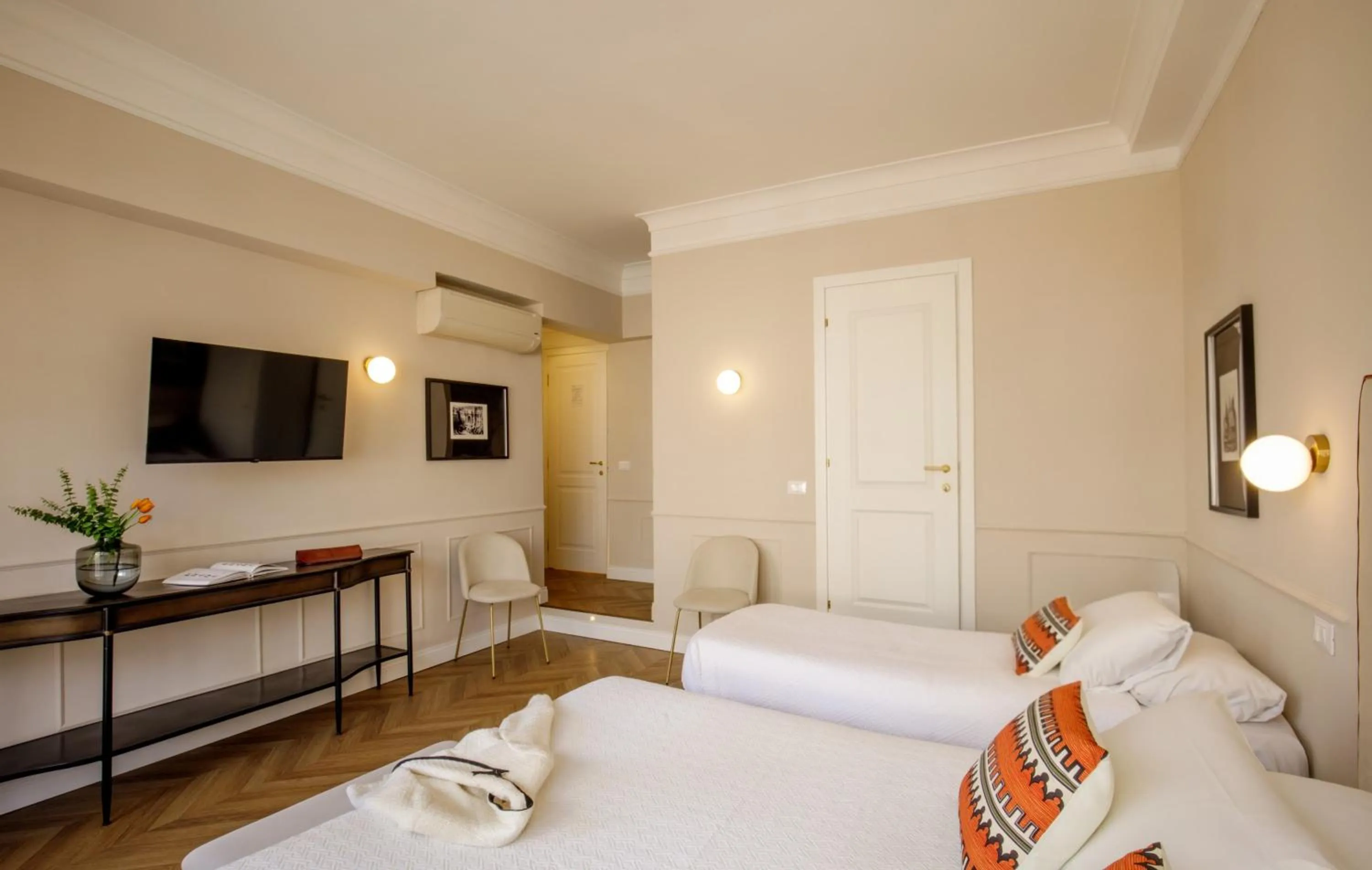 Photo of the whole room, Bed in La Locanda di Piazza del Popolo