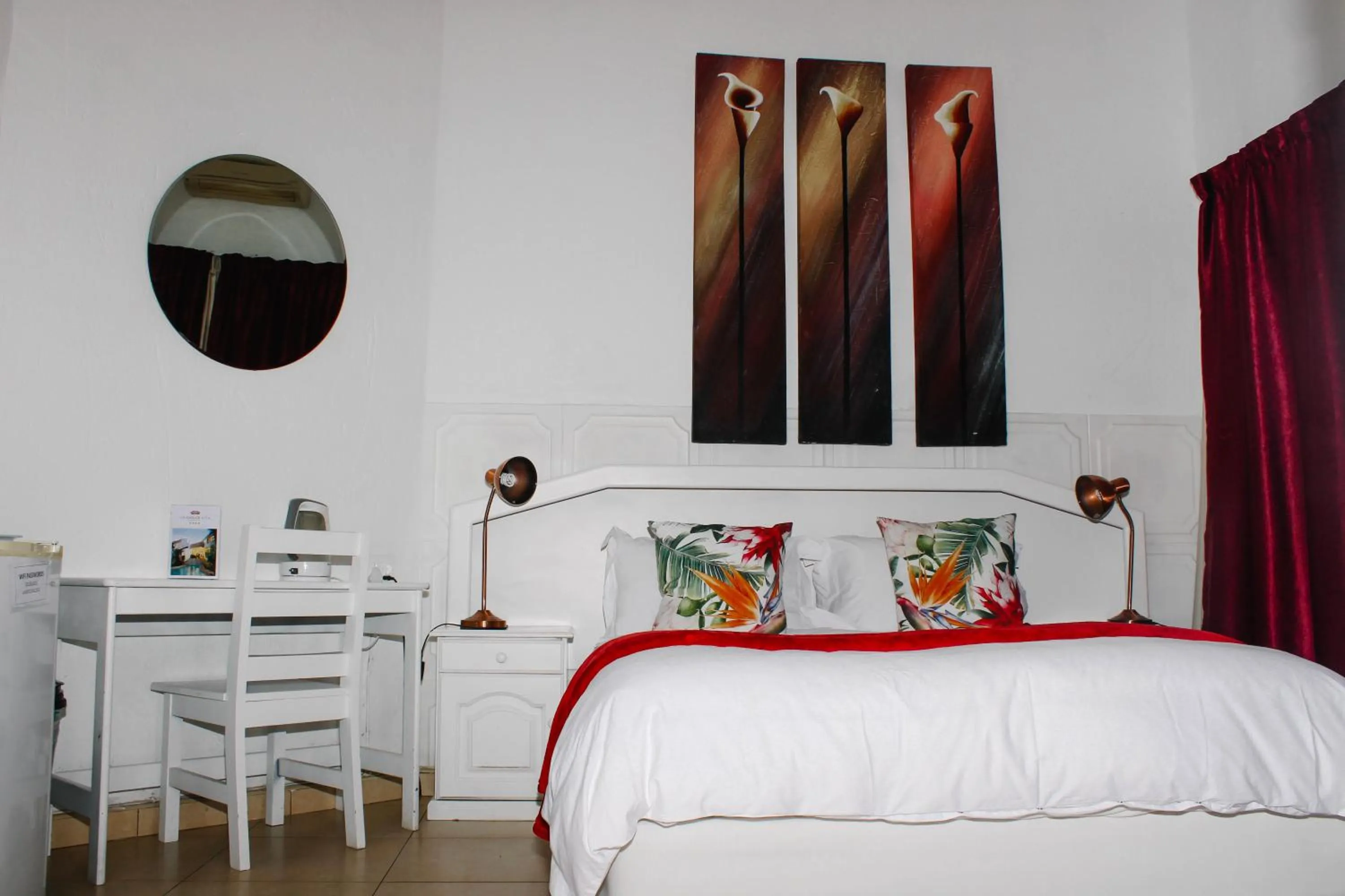 Bedroom, Bed in La Dolce Vita Umhlanga Guesthouse