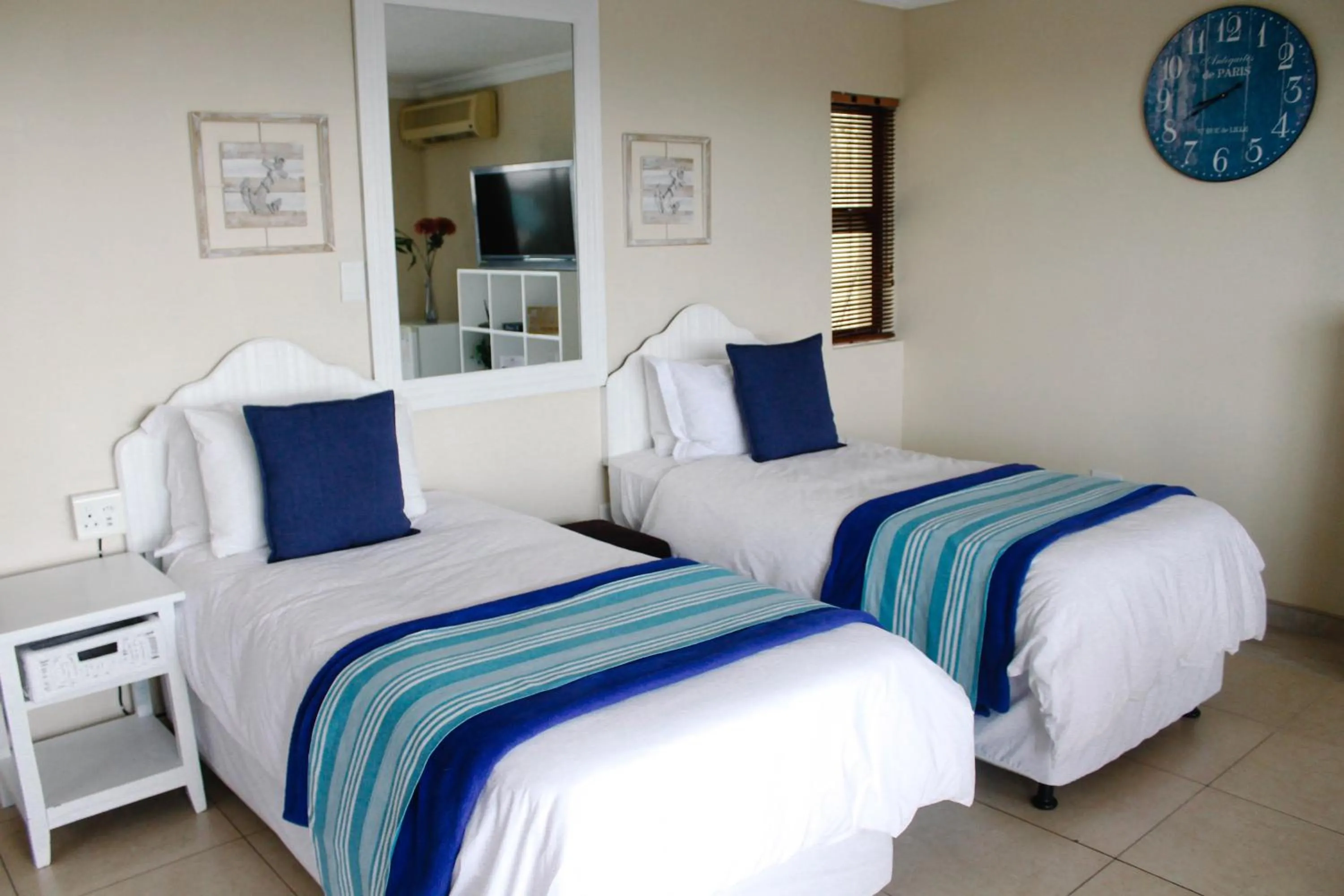 Bedroom, Bed in La Dolce Vita Umhlanga Guesthouse