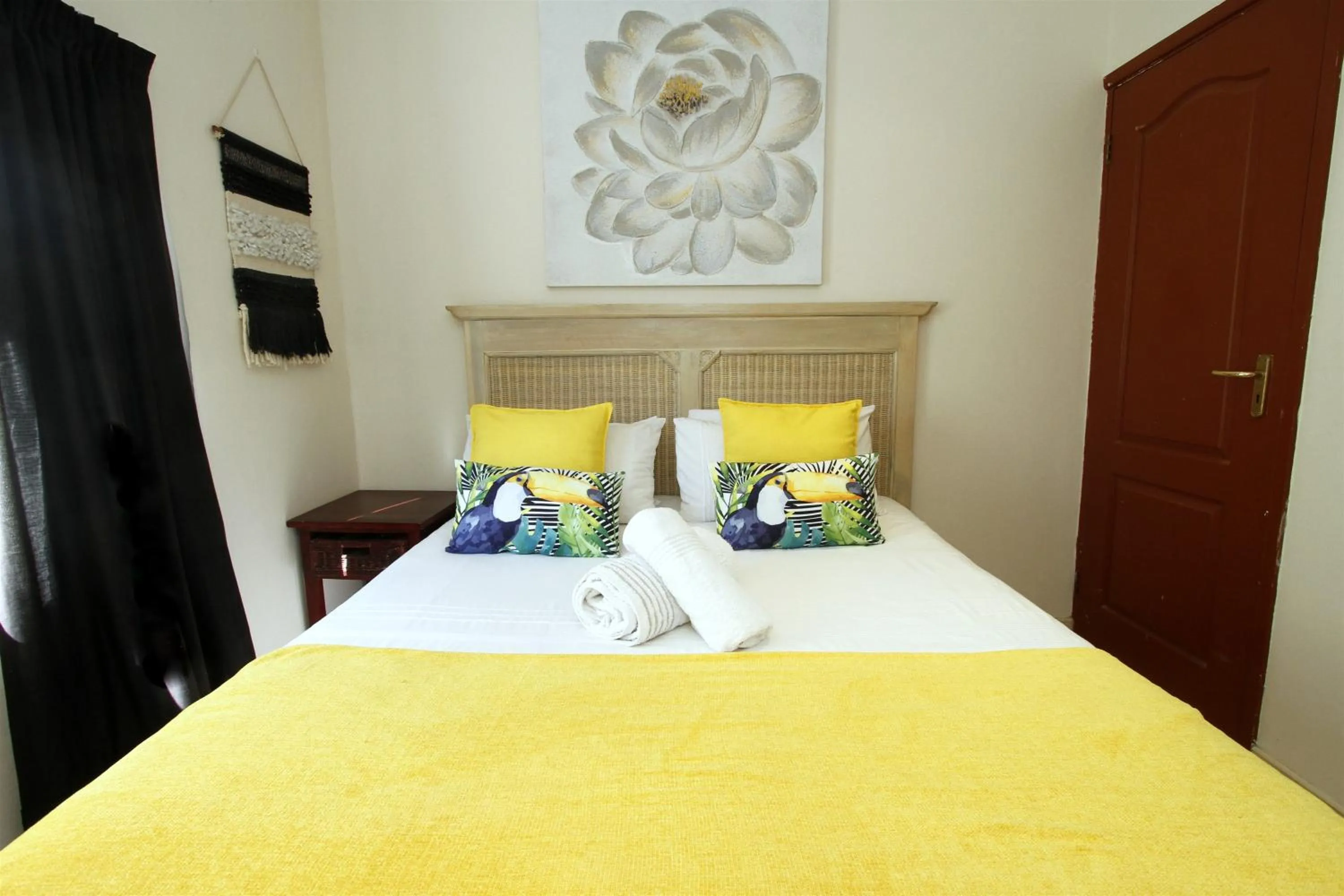 Bed in La Dolce Vita Umhlanga Guesthouse