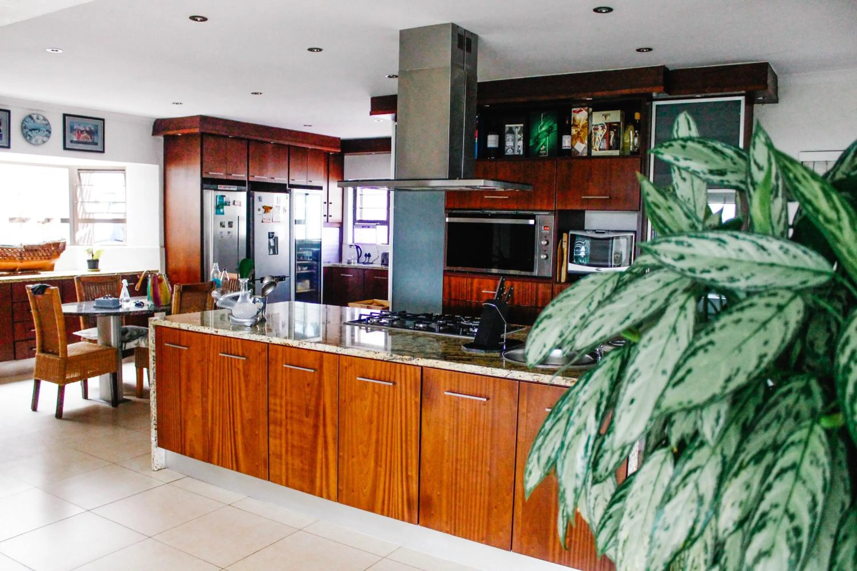 Kitchen or kitchenette in La Dolce Vita Umhlanga Guesthouse
