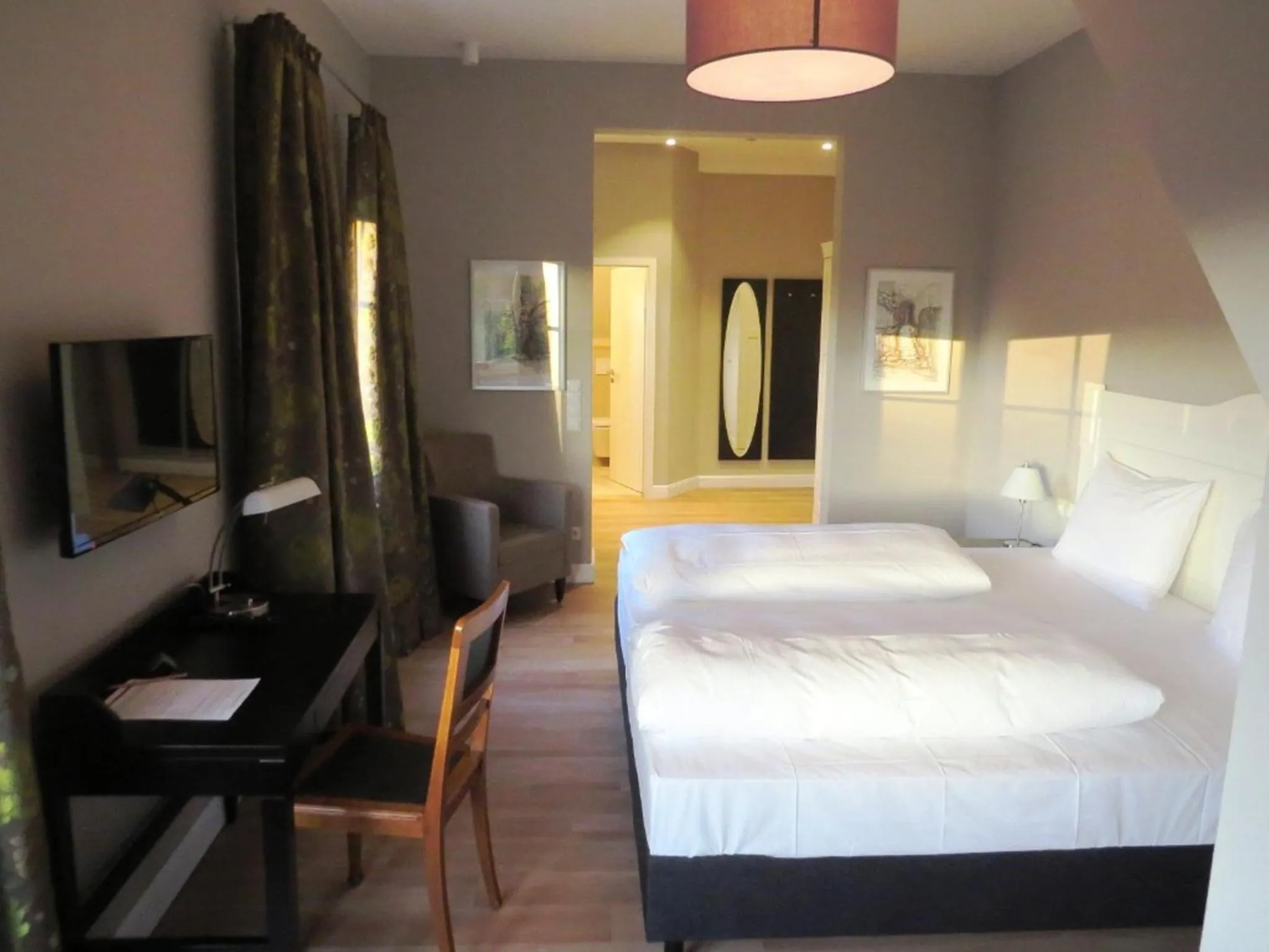 Photo of the whole room, Bed in Villa Waldfrieden - Design trifft Budget