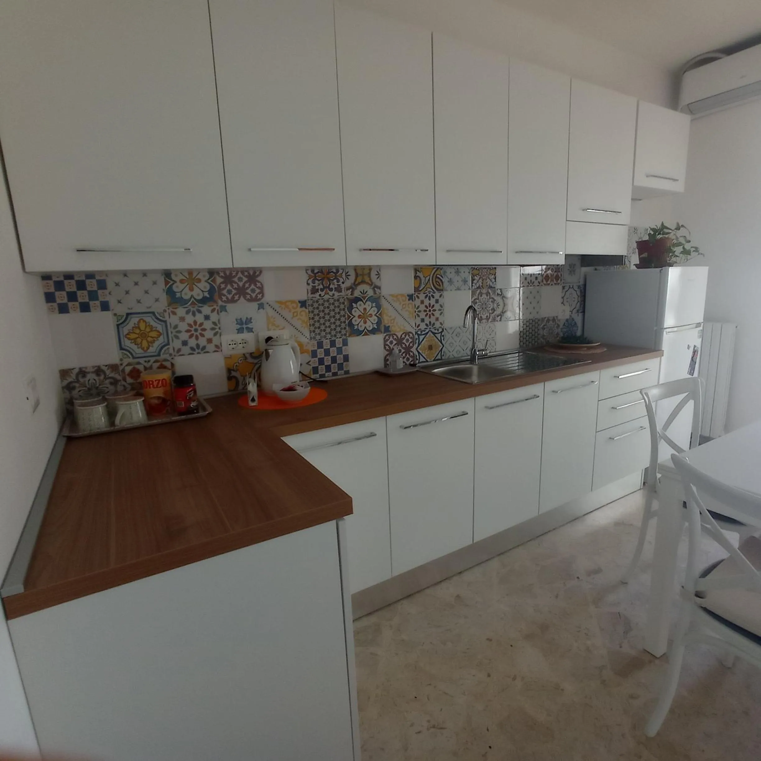 Communal kitchen in A Casa Mia