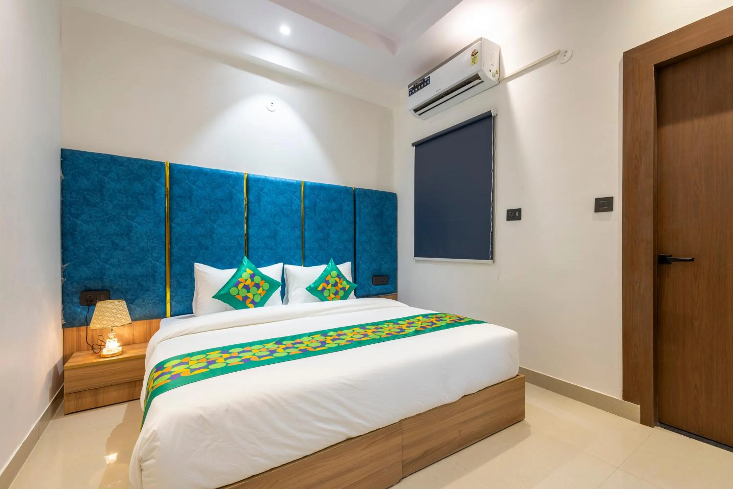 Bedroom, Bed in Treebo Accent Park Hotel And Banquet