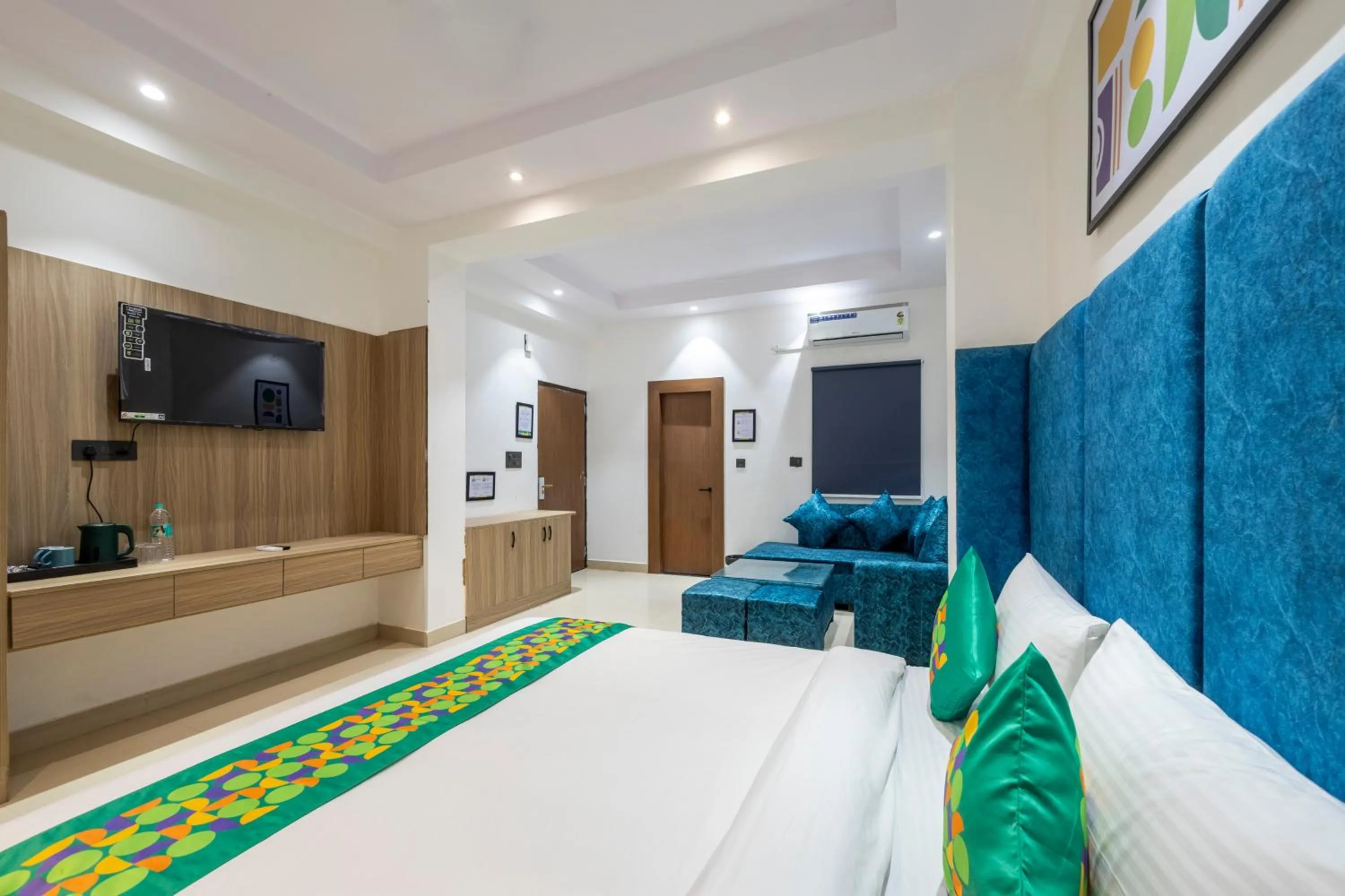 Bedroom, Bed in Treebo Accent Park Hotel And Banquet