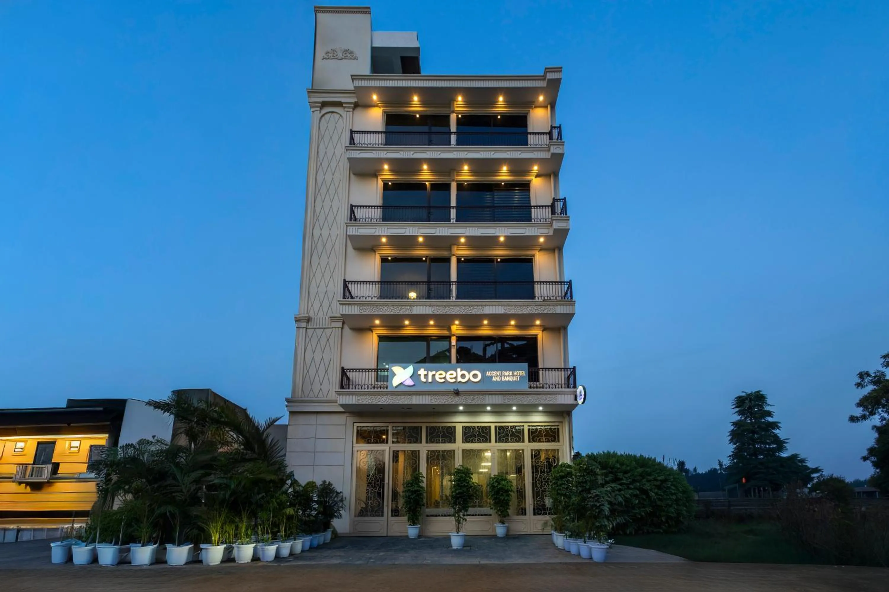 Treebo Accent Park Hotel And Banquet