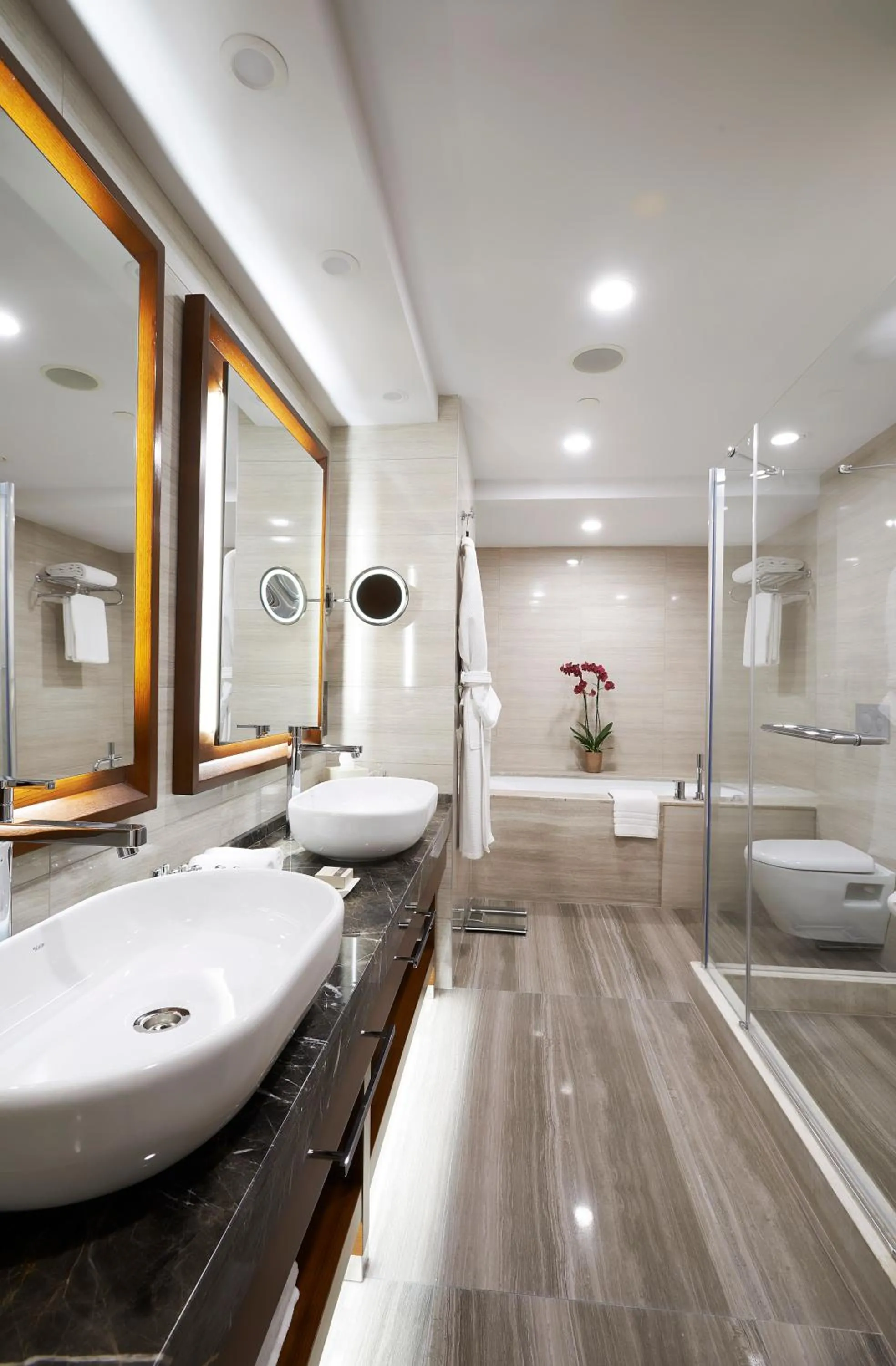 Photo of the whole room in Divan Mersin