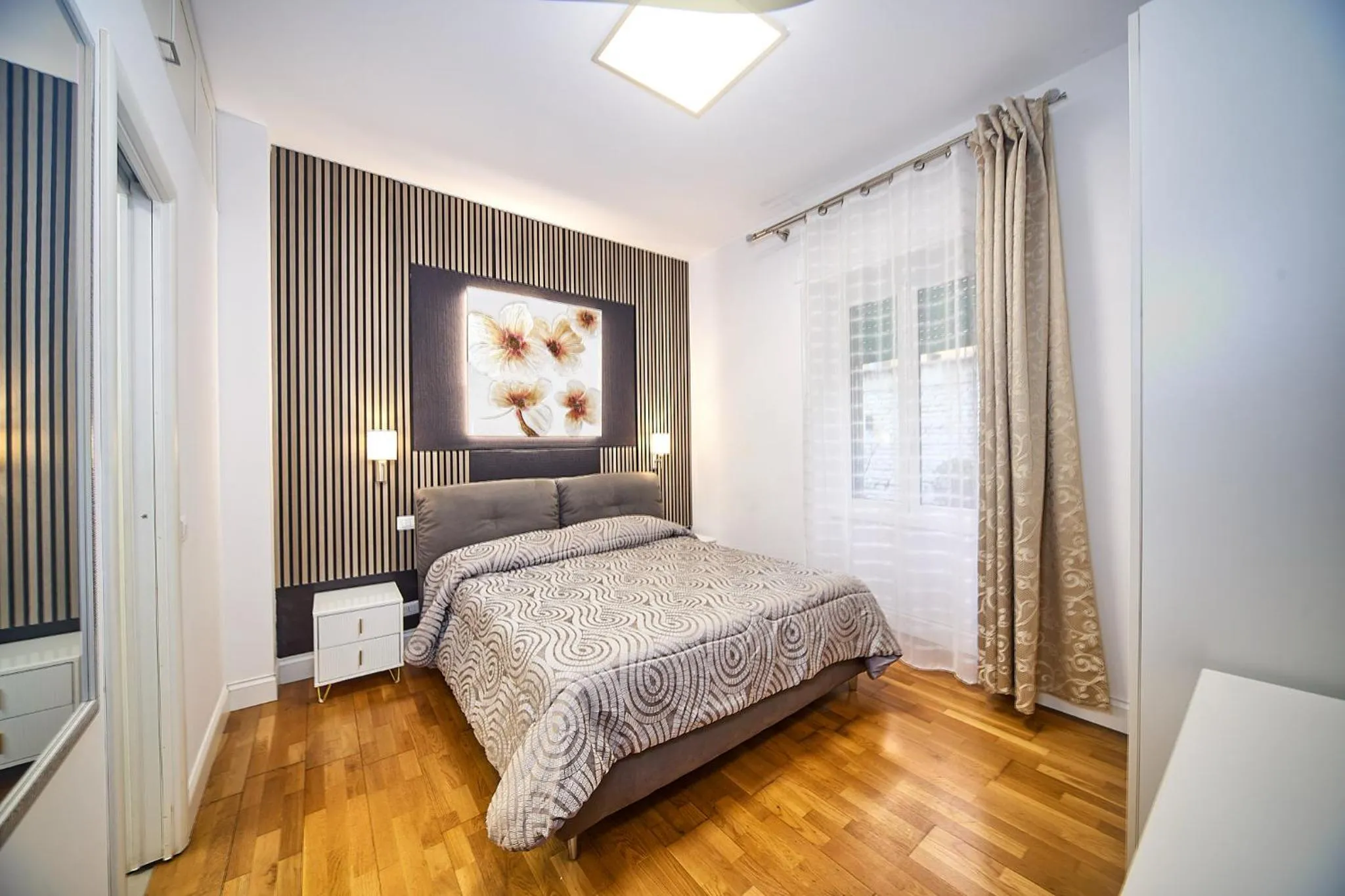 Bed in Astoria Golden House