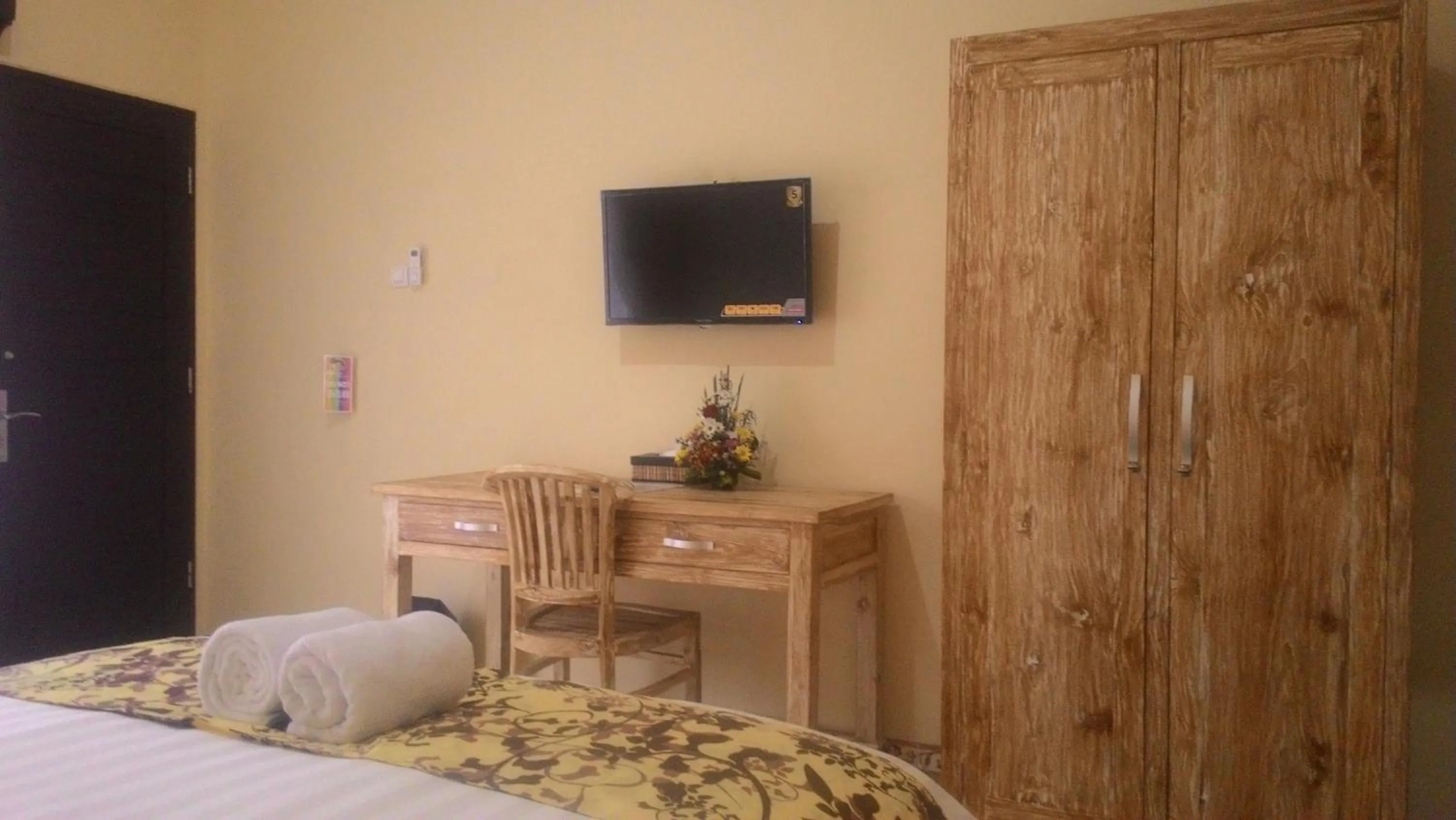 Bed in Betesda Guest House