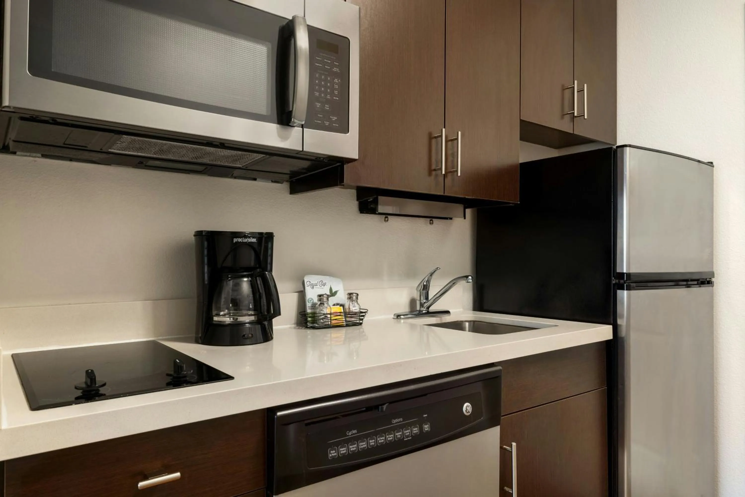 Kitchen or kitchenette in TownePlace Suites by Marriott Alexandria