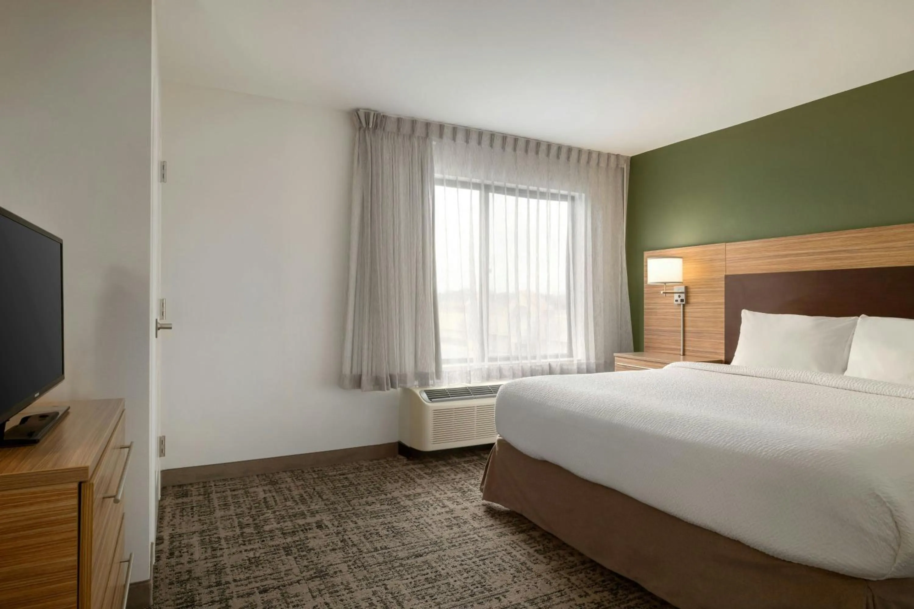 Bedroom, Bed in TownePlace Suites by Marriott Alexandria
