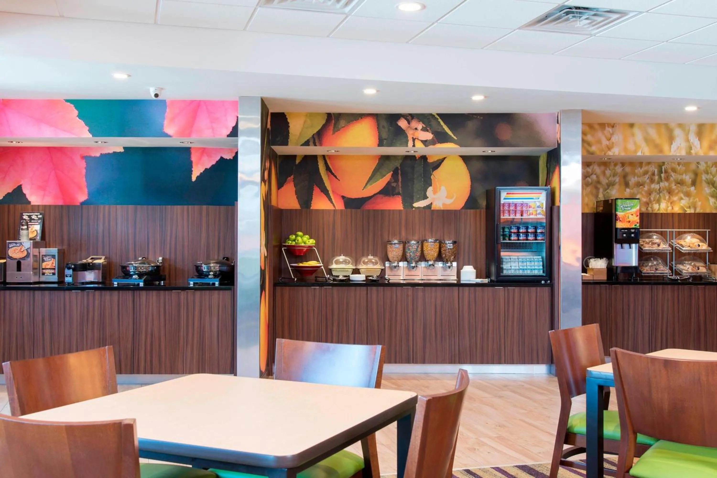Breakfast in Fairfield Inn & Suites by Marriott Jackson Clinton