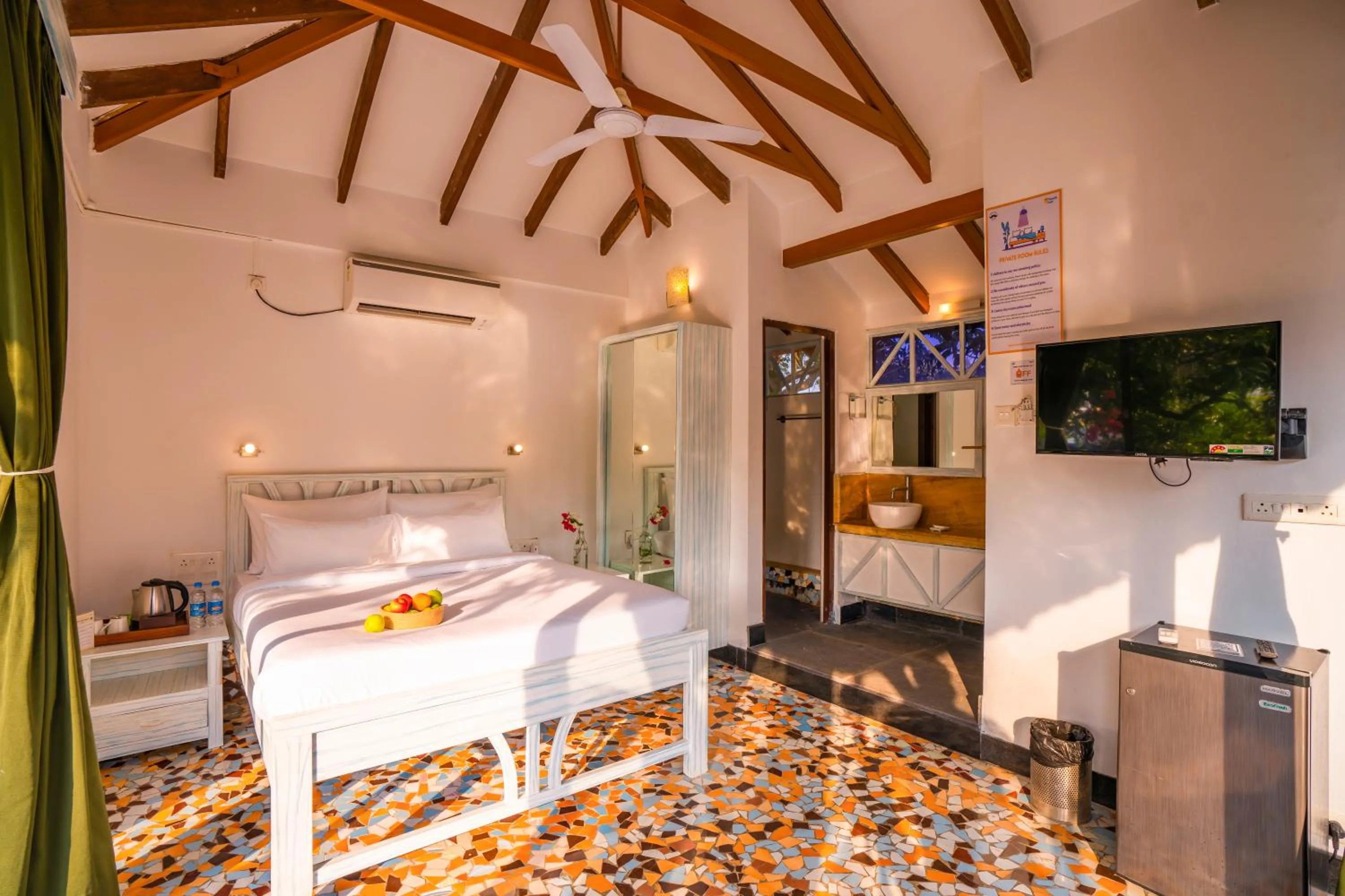 TV and multimedia, Bed in Moustache Goa Luxuria