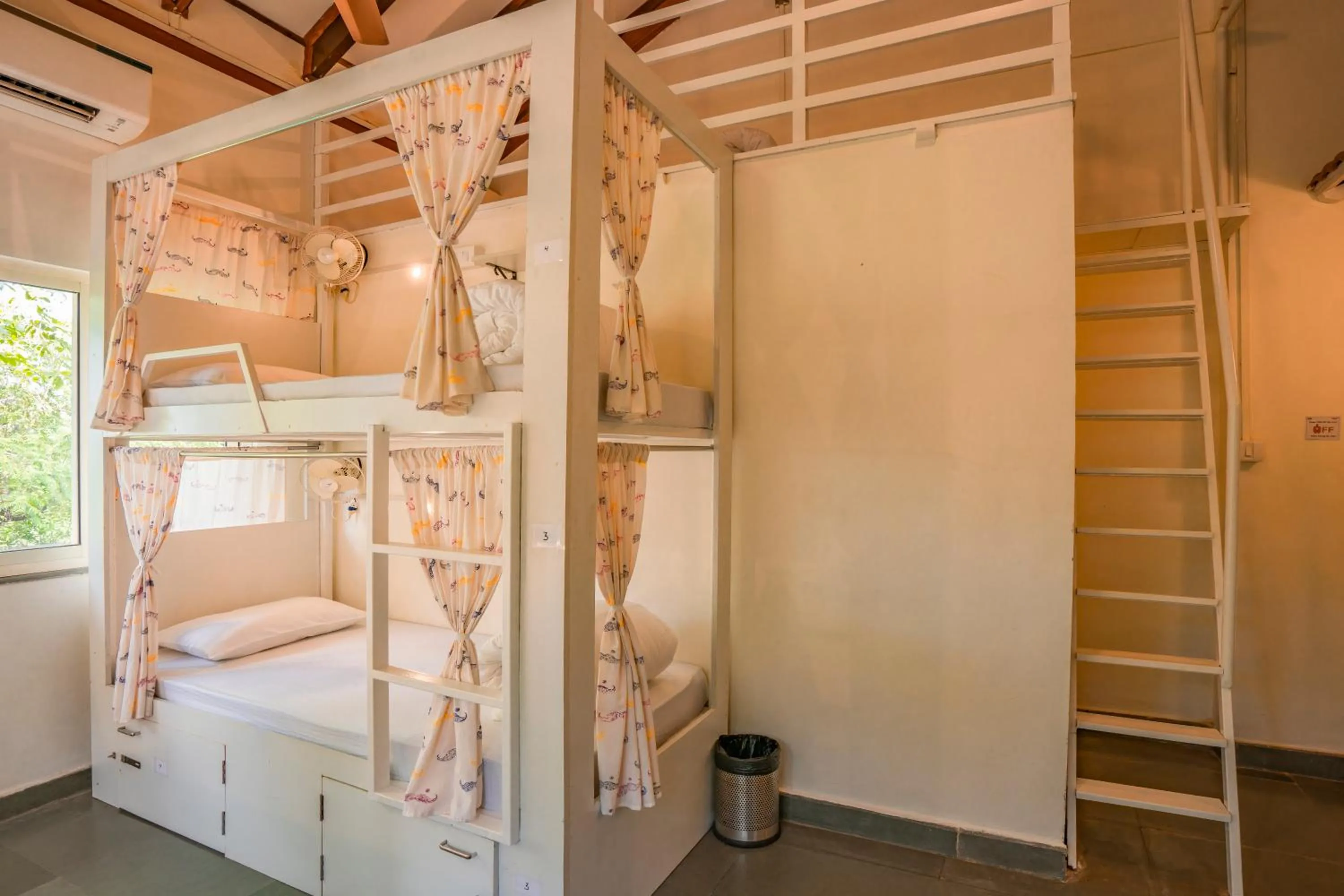 bunk bed, Bed in Moustache Goa Luxuria