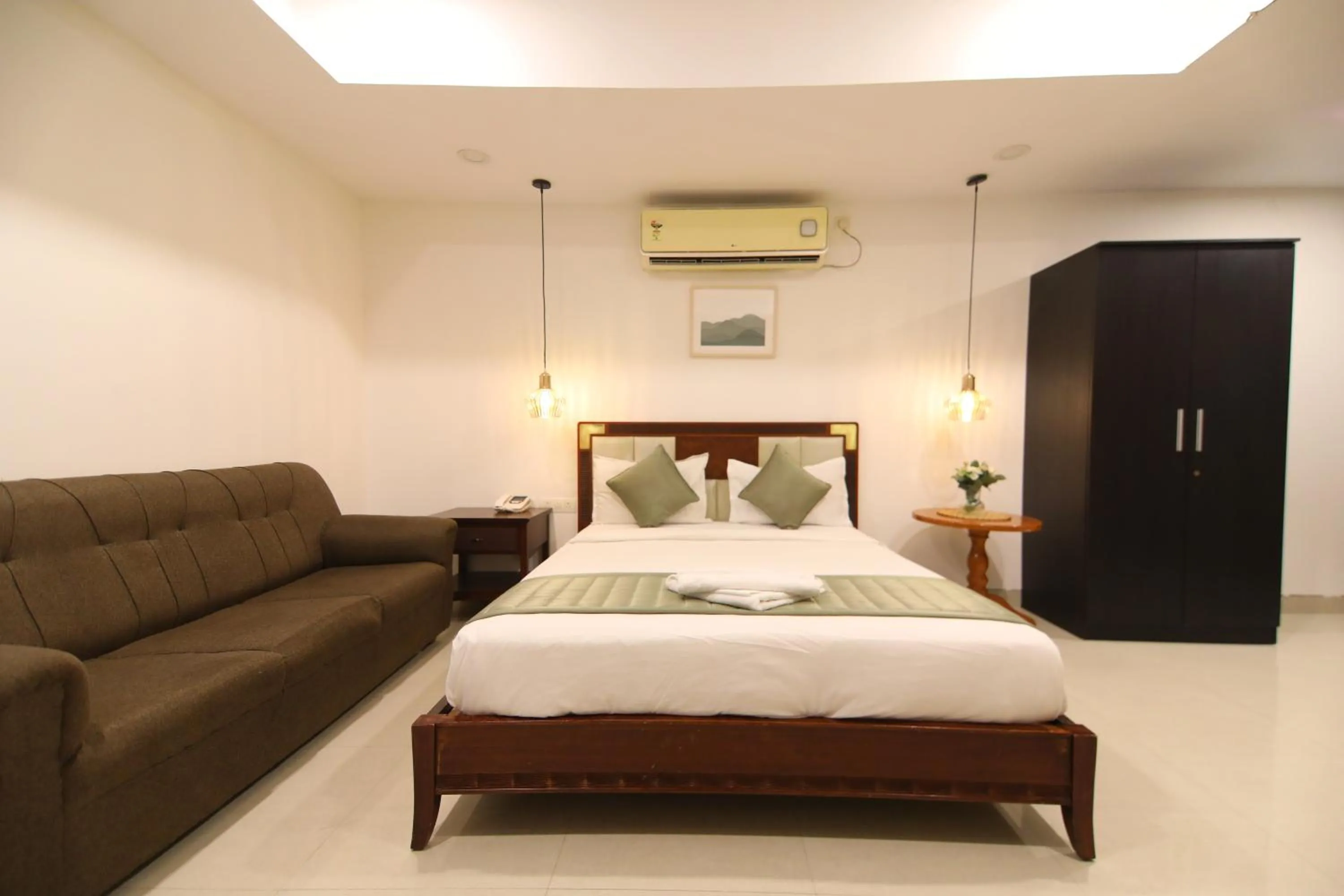 Bed in Earth Hotels Domlur