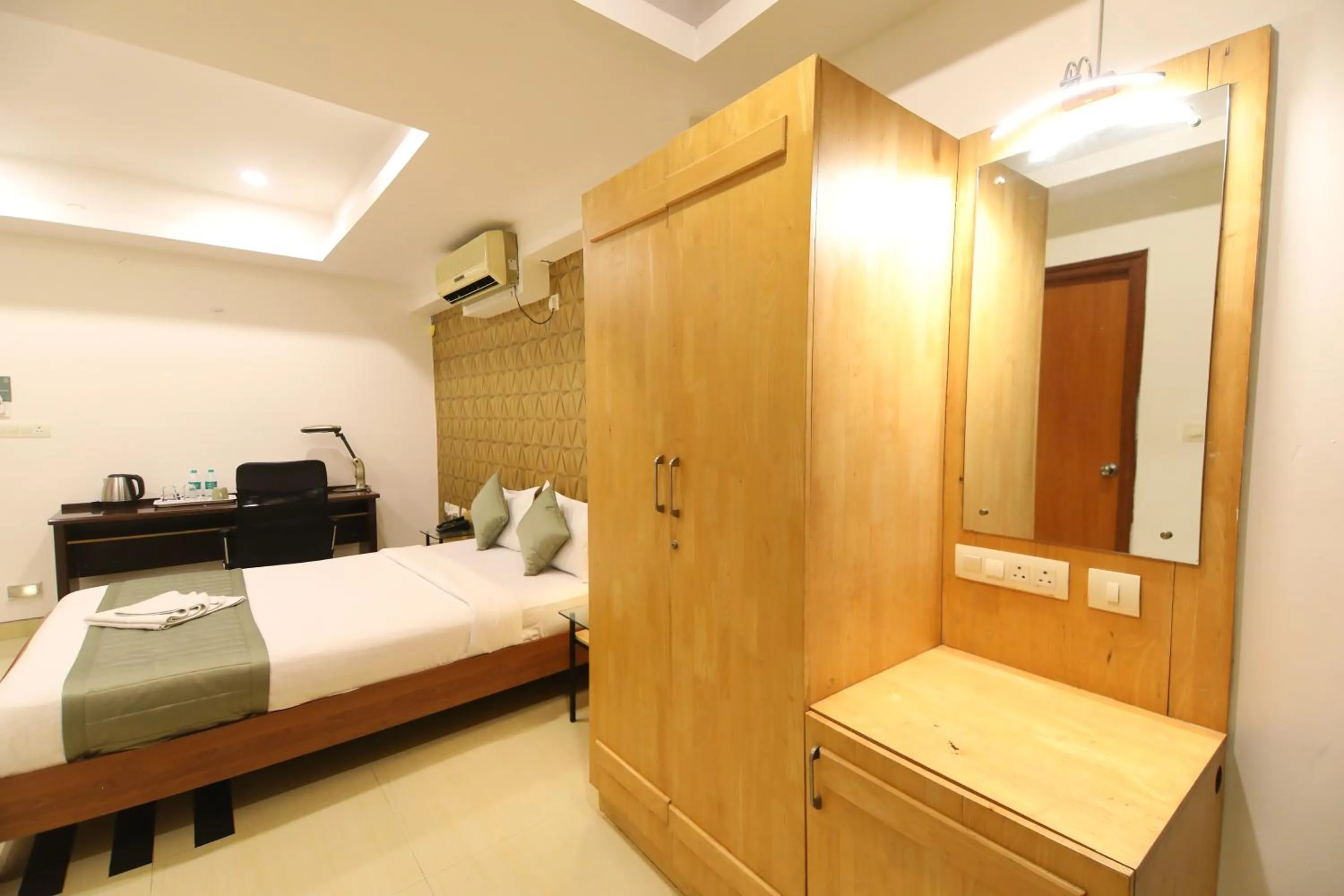 Bed in Earth Hotels Domlur
