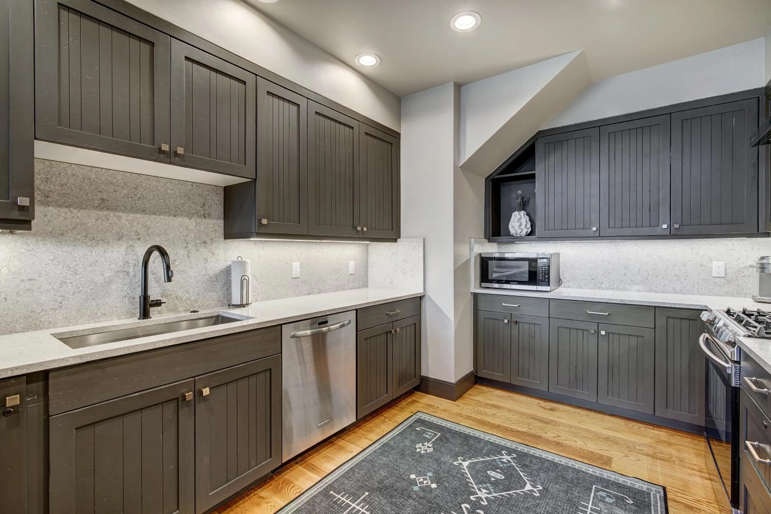Kitchen or kitchenette in Bachelor Gulch Village