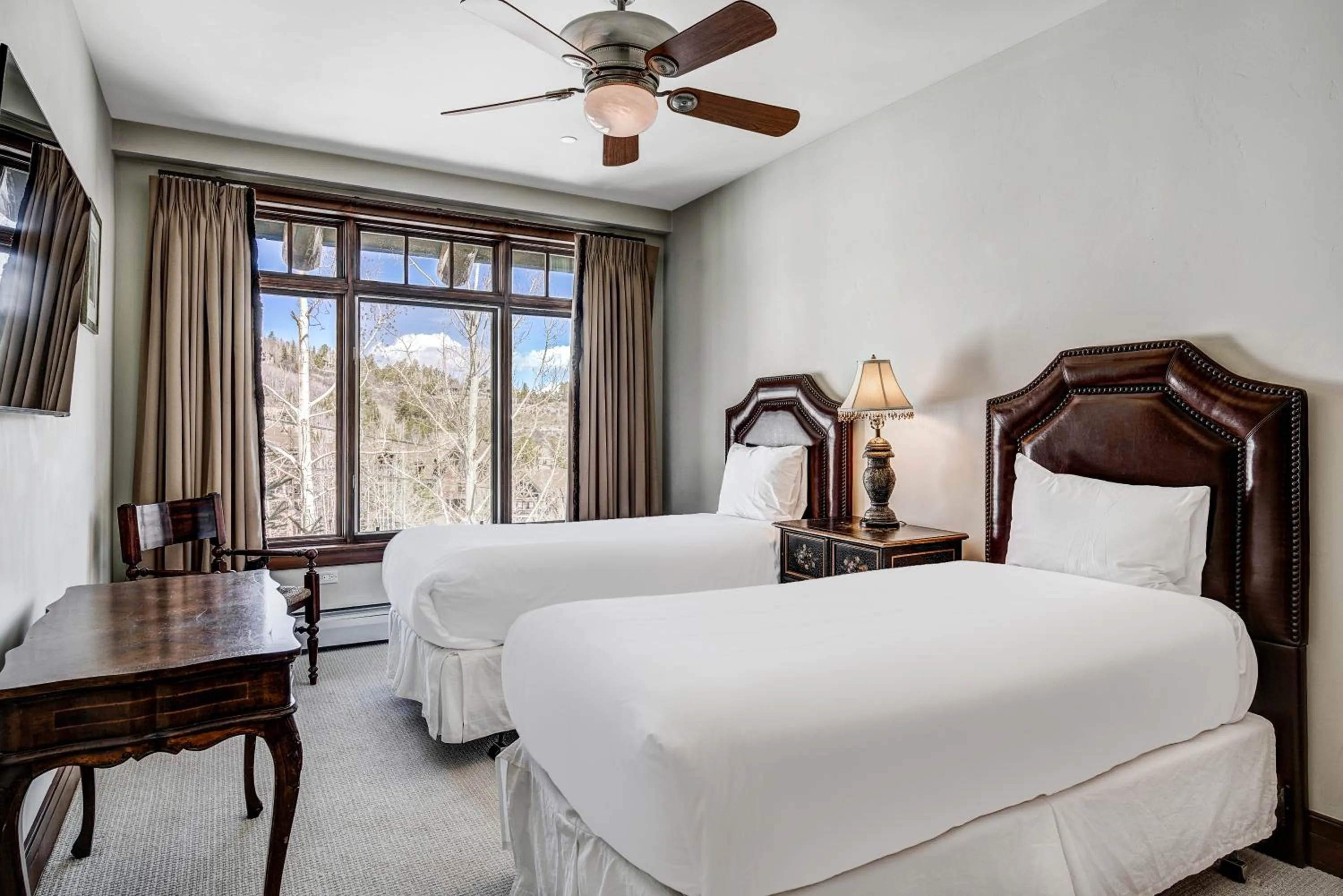 Bedroom, Bed in Bachelor Gulch Village