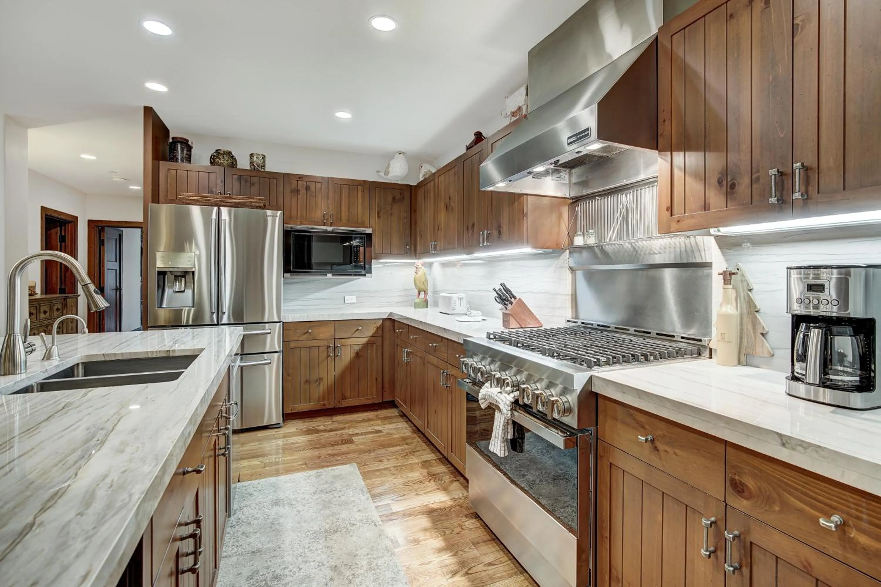 Kitchen or kitchenette in Bachelor Gulch Village
