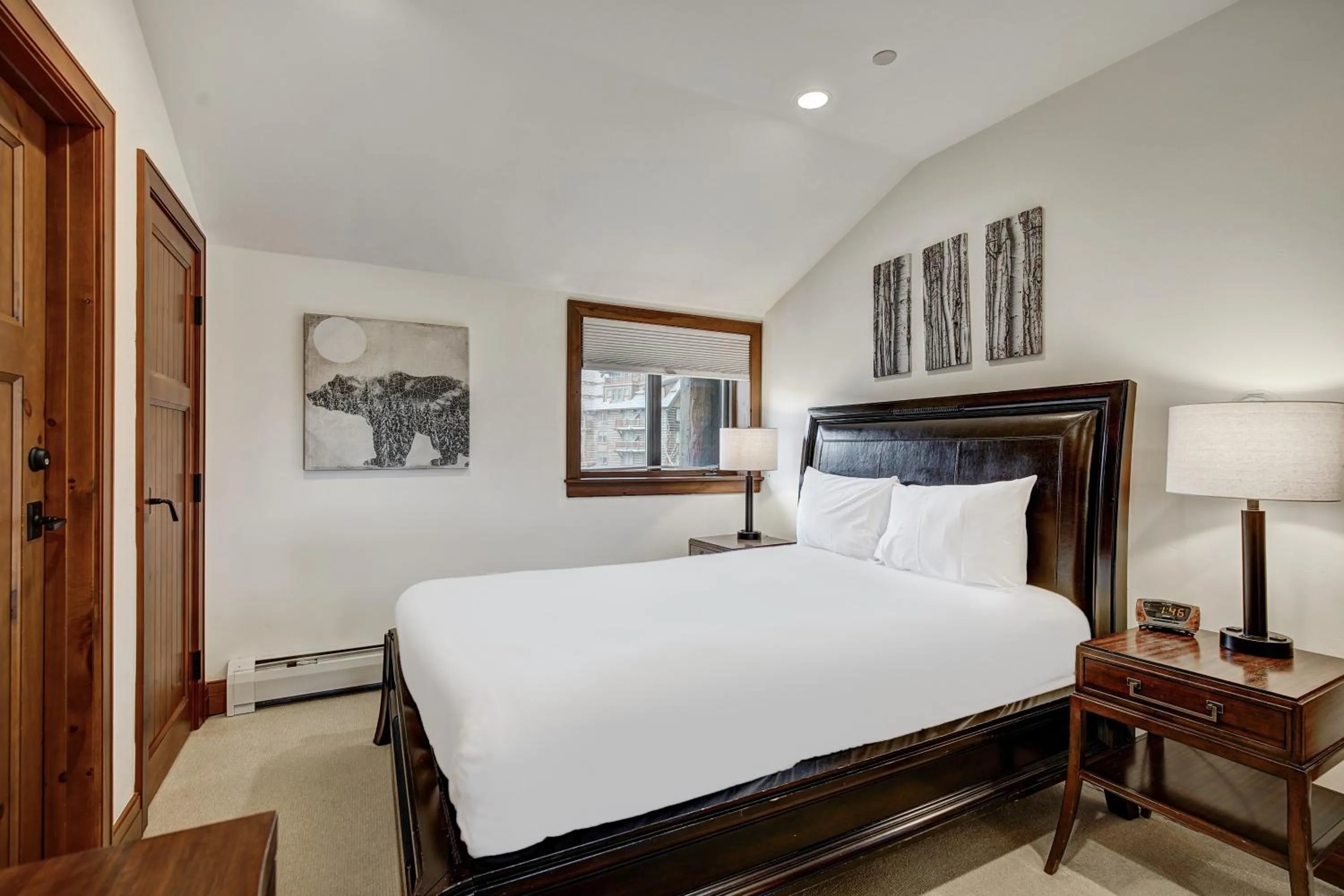 Bedroom, Bed in Bachelor Gulch Village