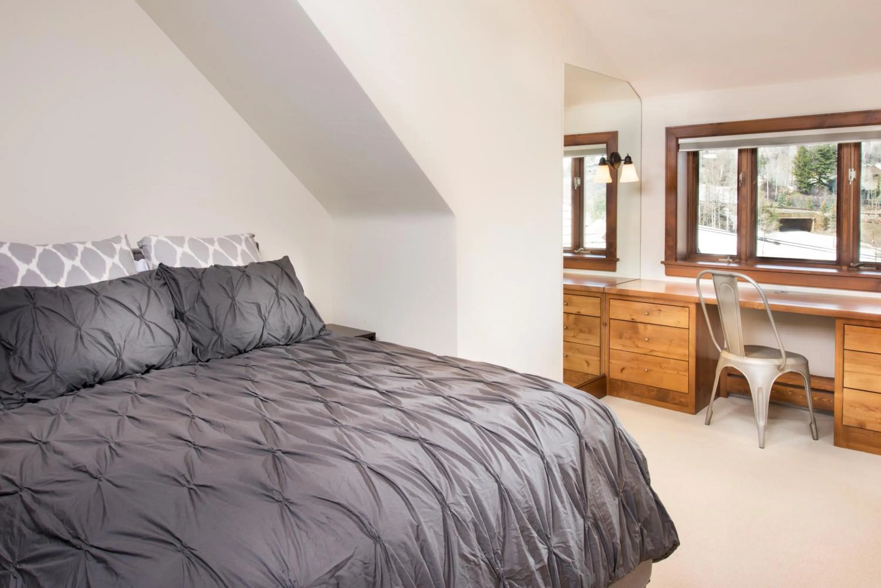 Bedroom, Bed in Bachelor Gulch Village