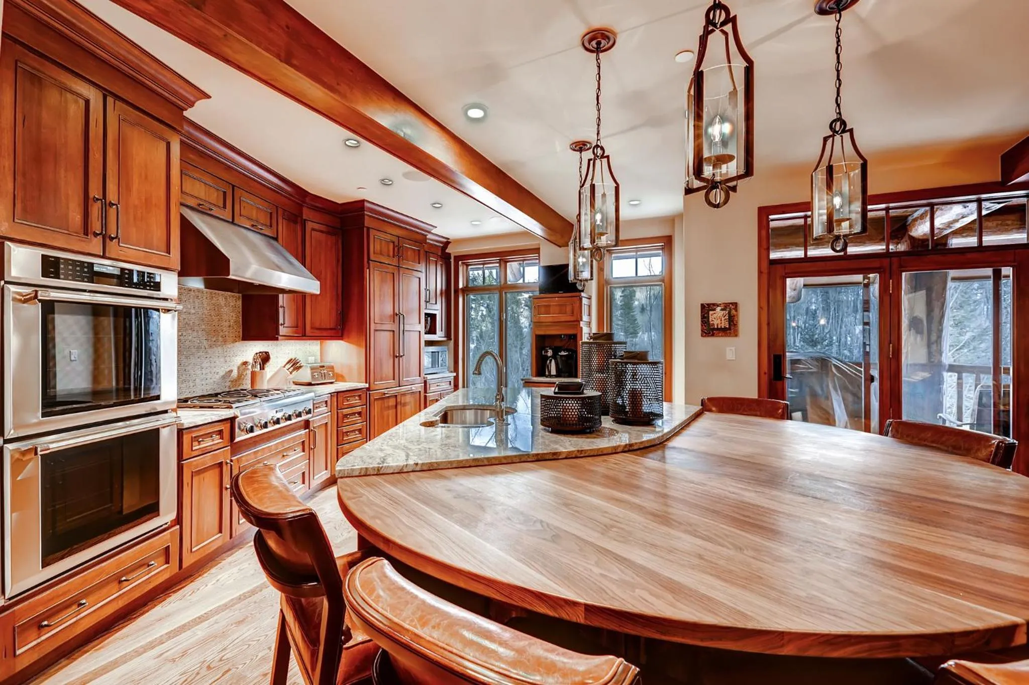 Kitchen or kitchenette in Bachelor Gulch Village