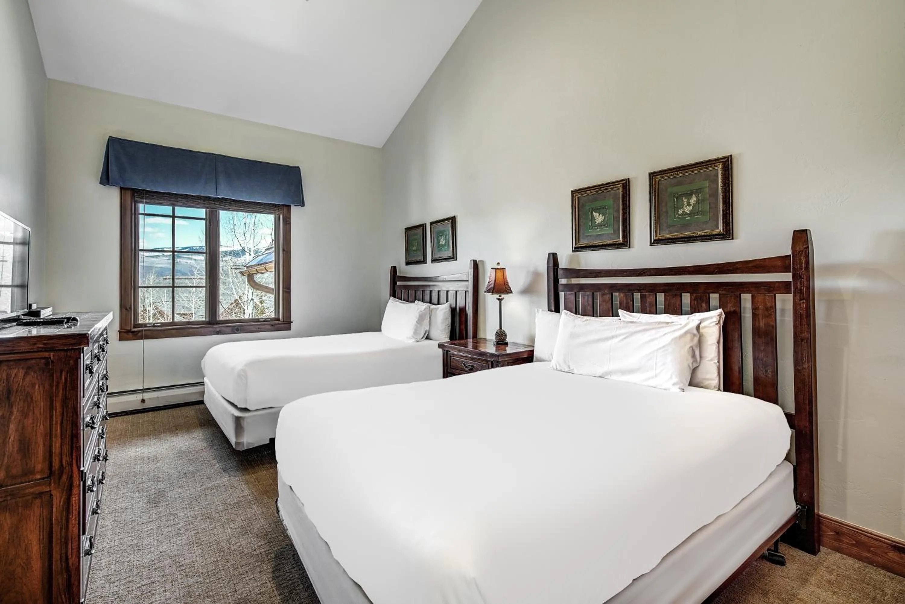 Bedroom, Bed in Bachelor Gulch Village