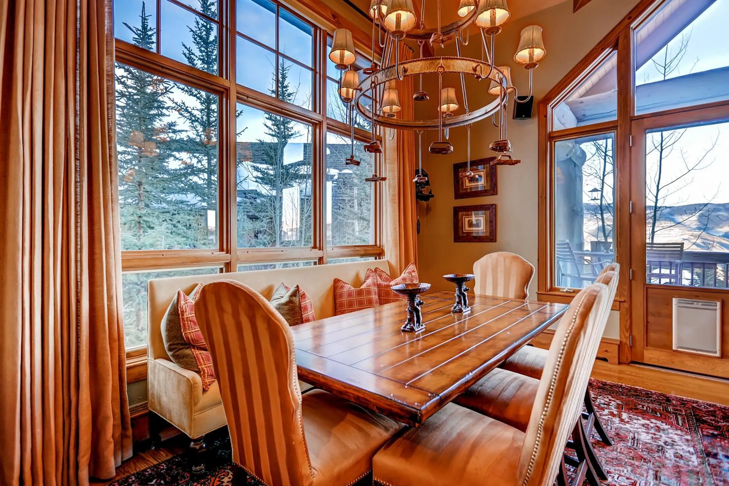 Dining area in Bachelor Gulch Village