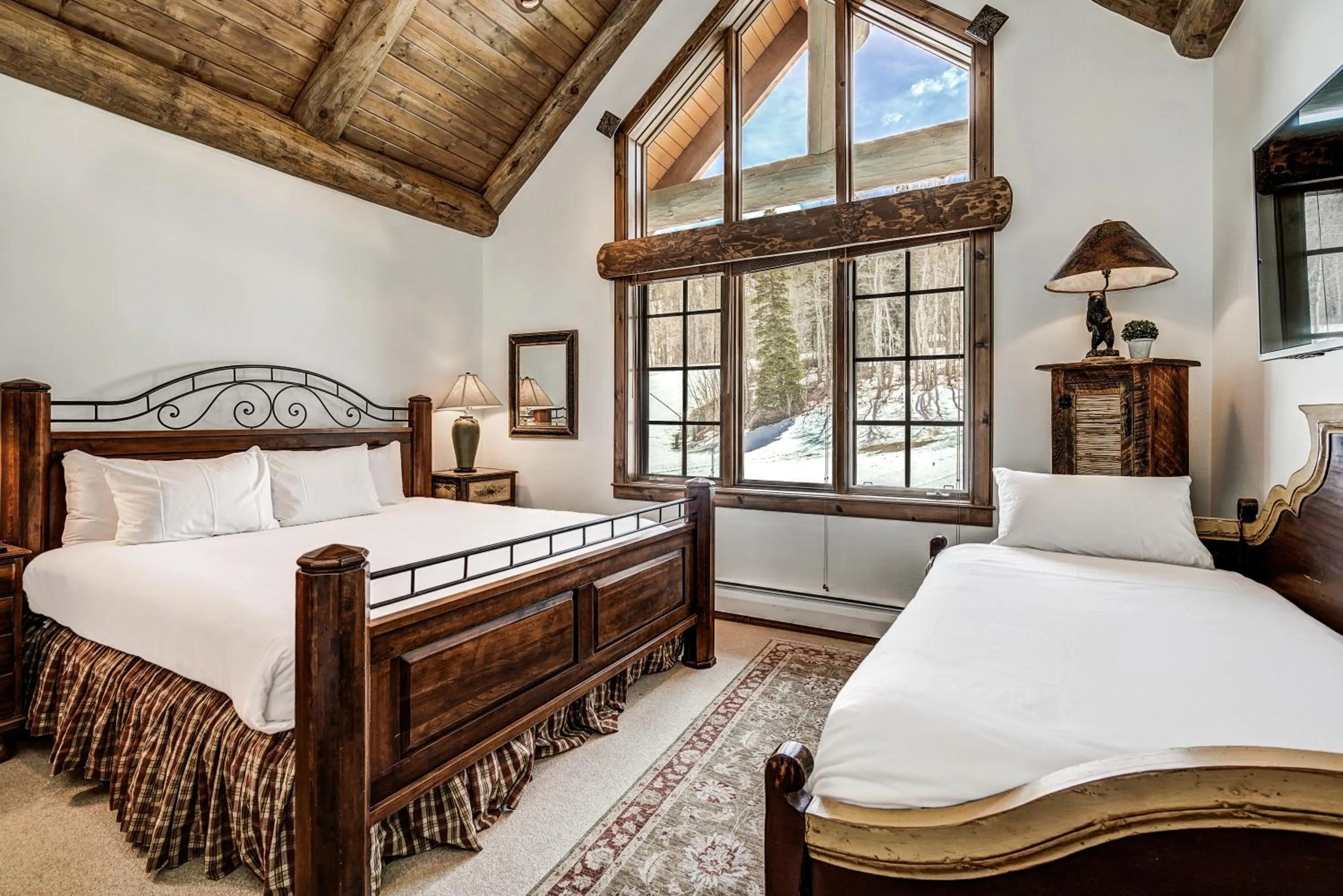 Bedroom, Bed in Bachelor Gulch Village