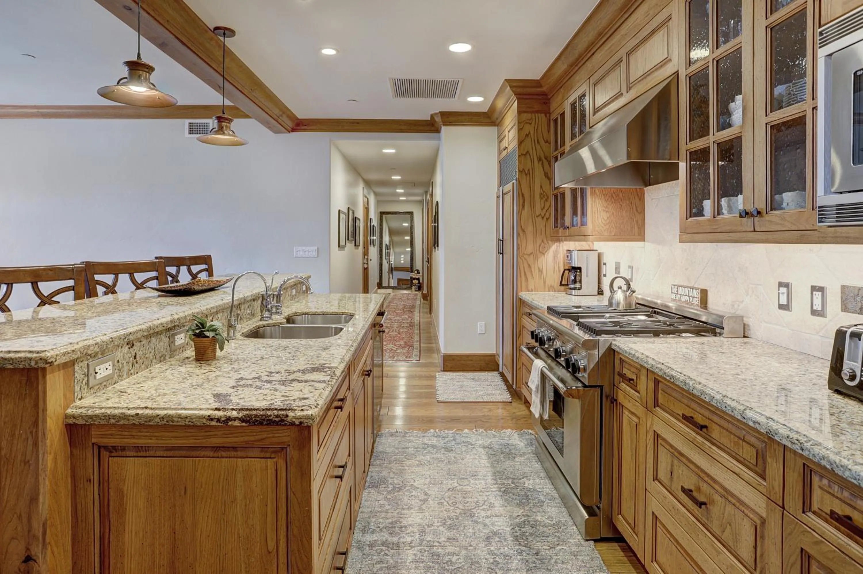 Kitchen or kitchenette in Bachelor Gulch Village