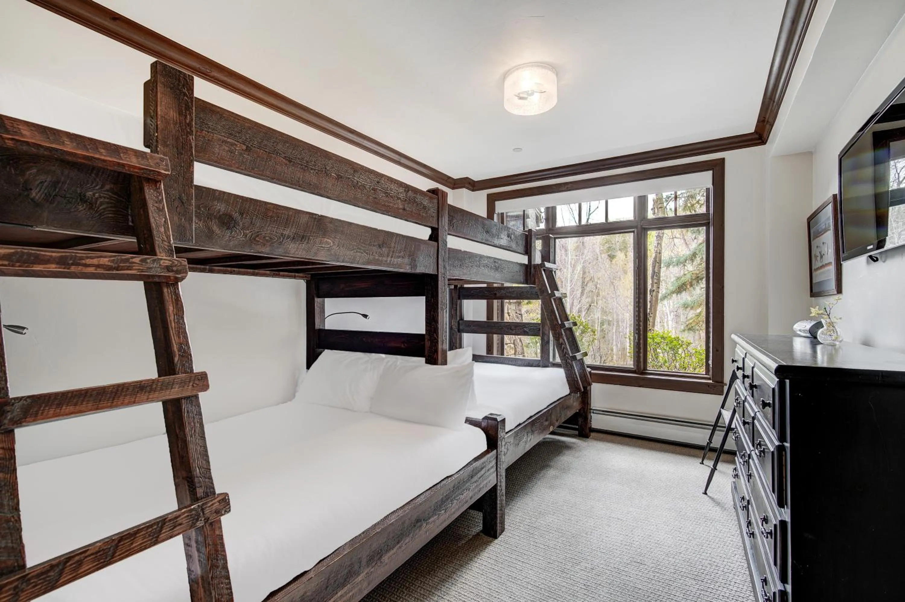 Bedroom, Bed in Bachelor Gulch Village
