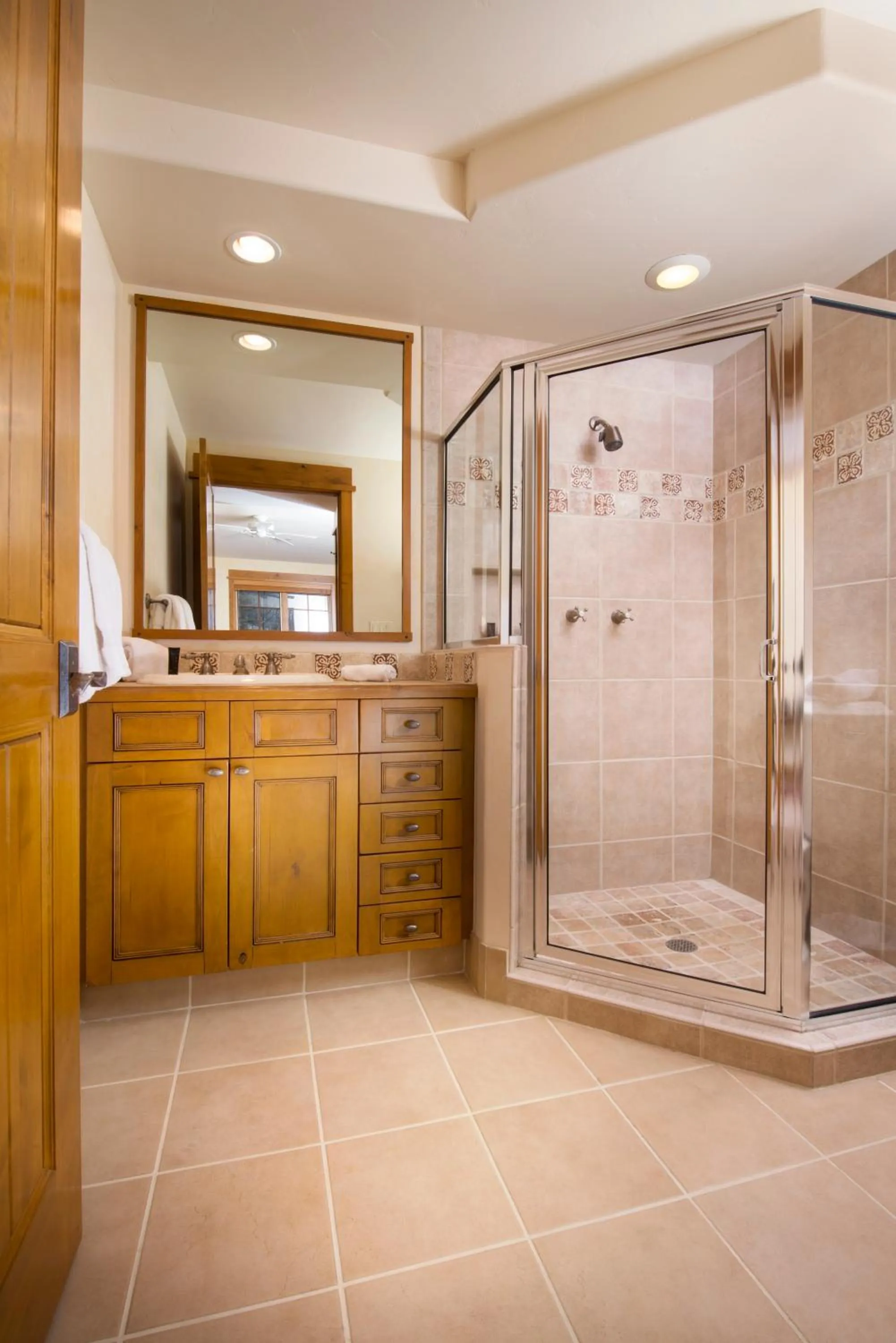 Shower in Bachelor Gulch Village