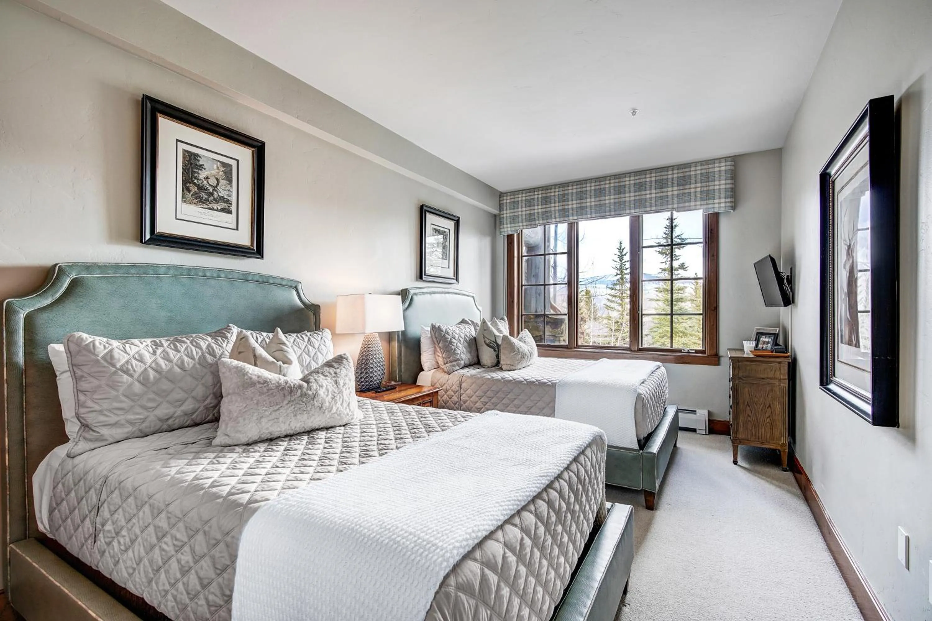 Bedroom, Bed in Bachelor Gulch Village