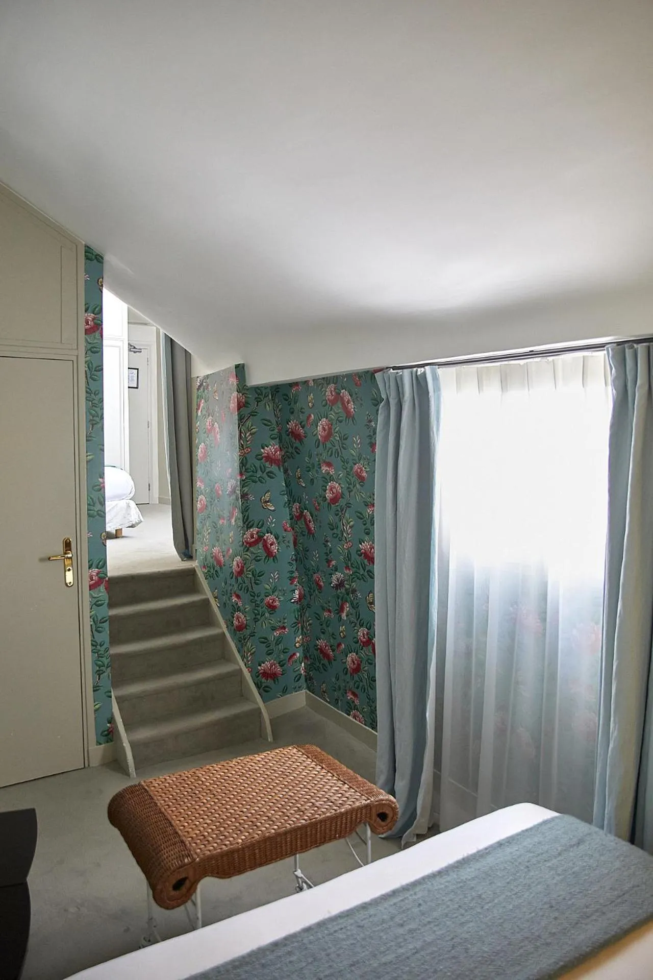 Bed in Hôtel du Danube Saint Germain