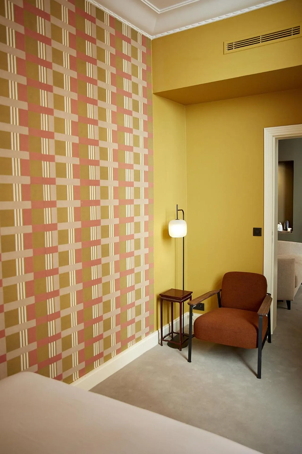 Bed in Hôtel du Danube Saint Germain