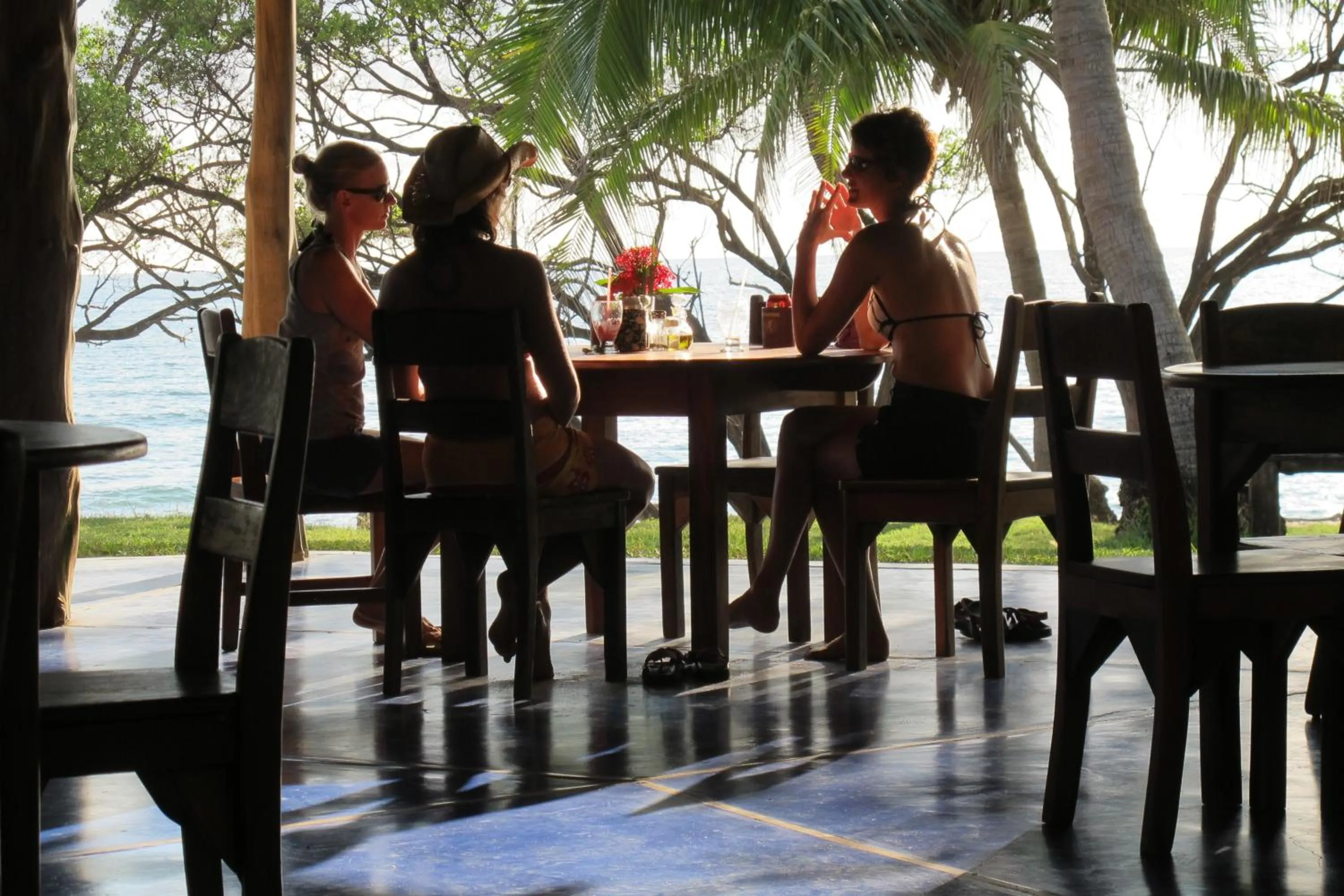 Restaurant/places to eat in Hotel Playa Negra