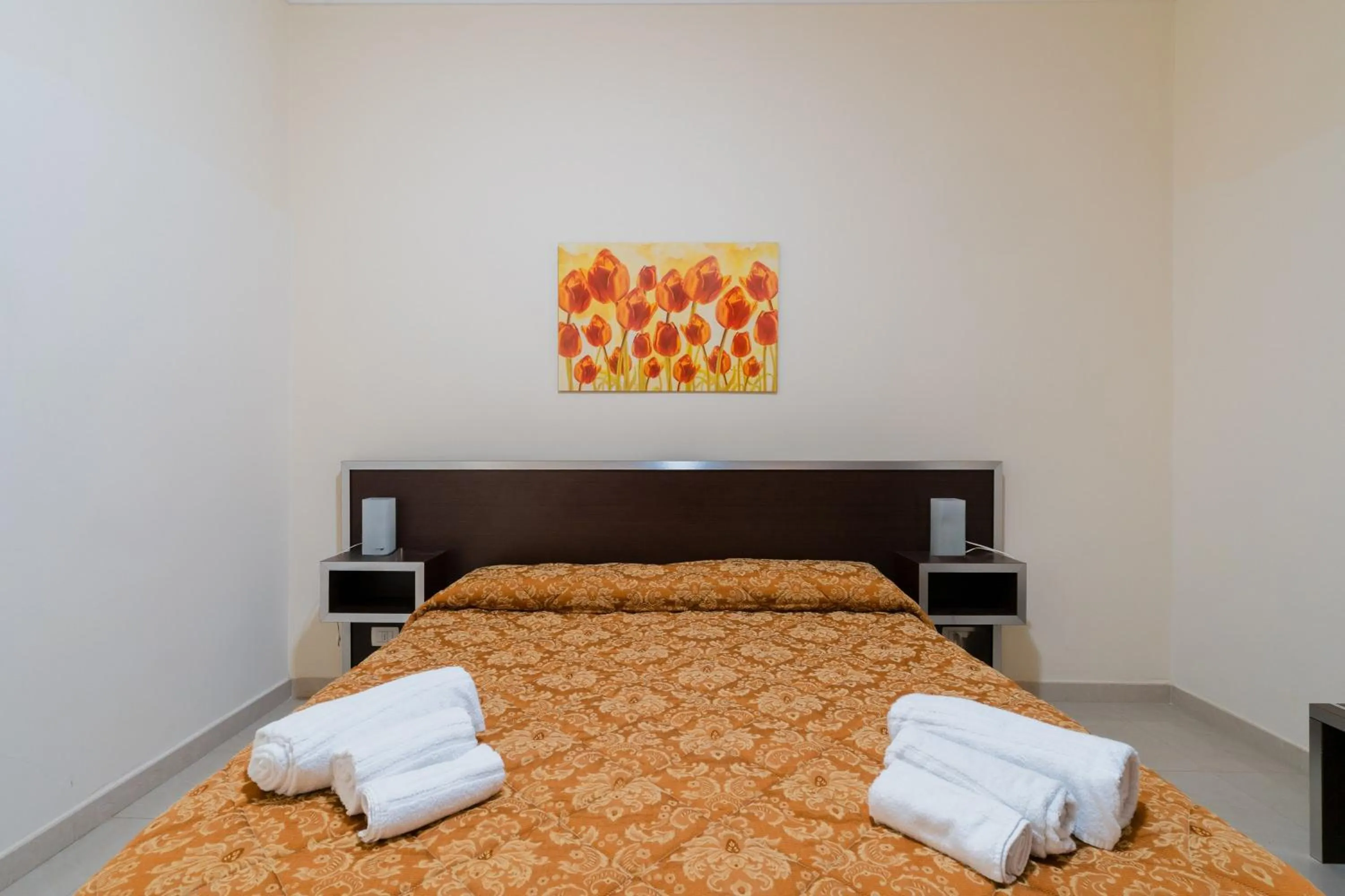 Living room, Bed in Palazzo Mongiò