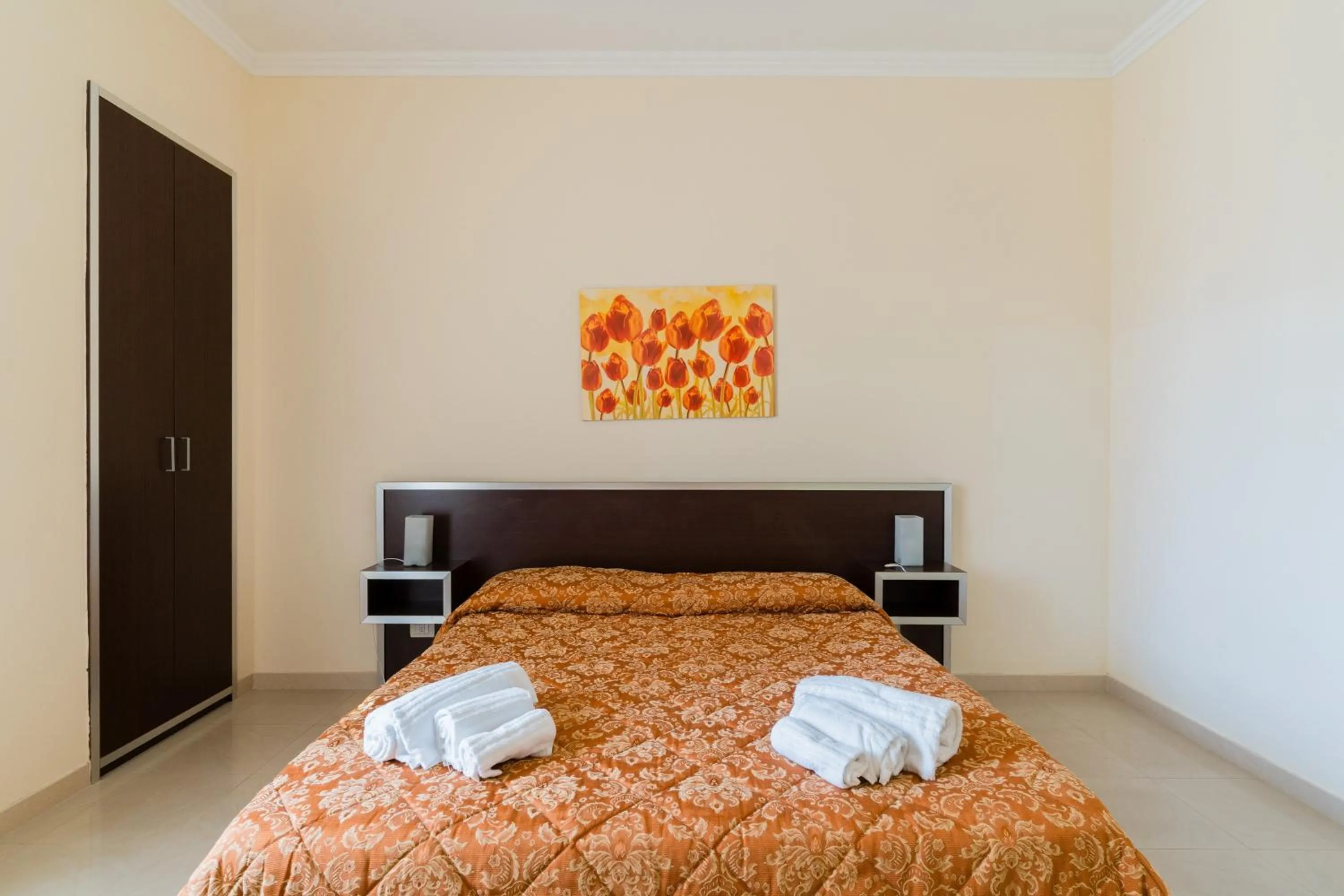 Living room, Bed in Palazzo Mongiò