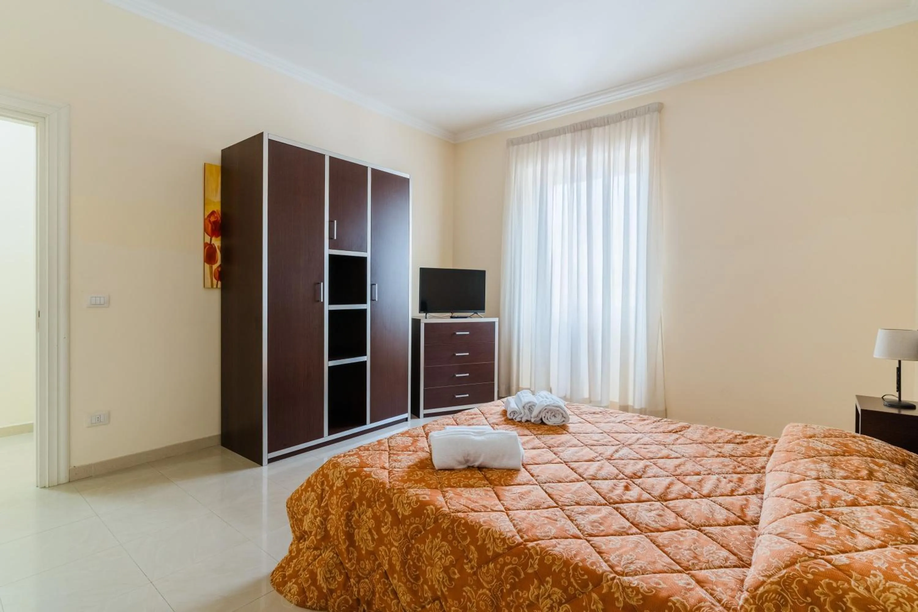 Living room, Bed in Palazzo Mongiò