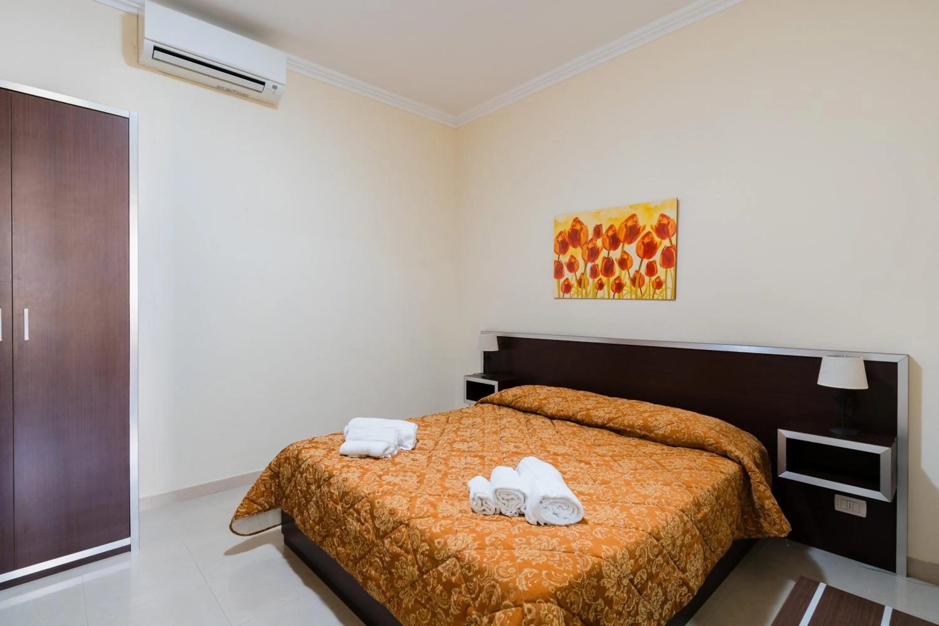 Living room, Bed in Palazzo Mongiò