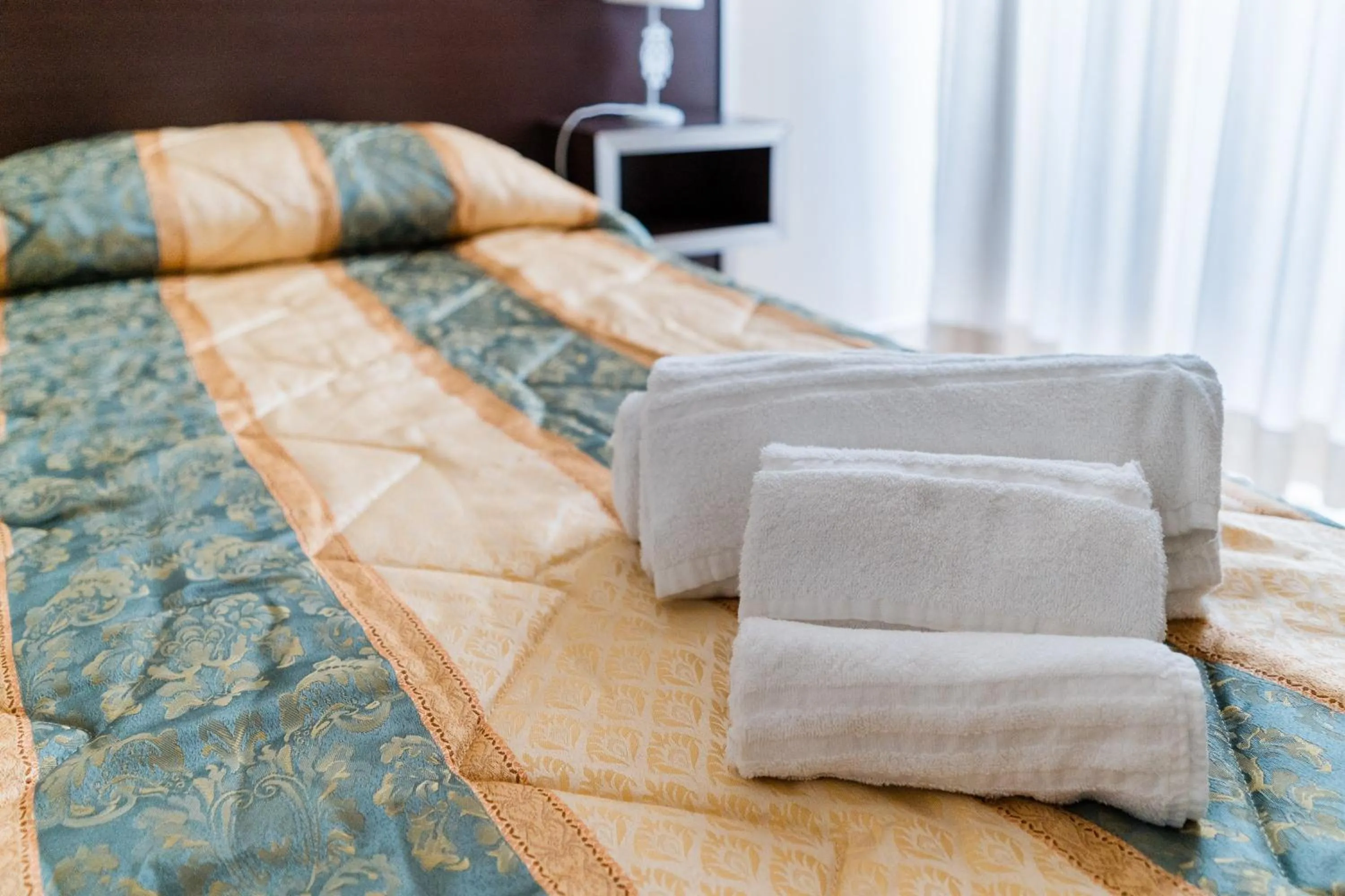 Living room, Bed in Palazzo Mongiò